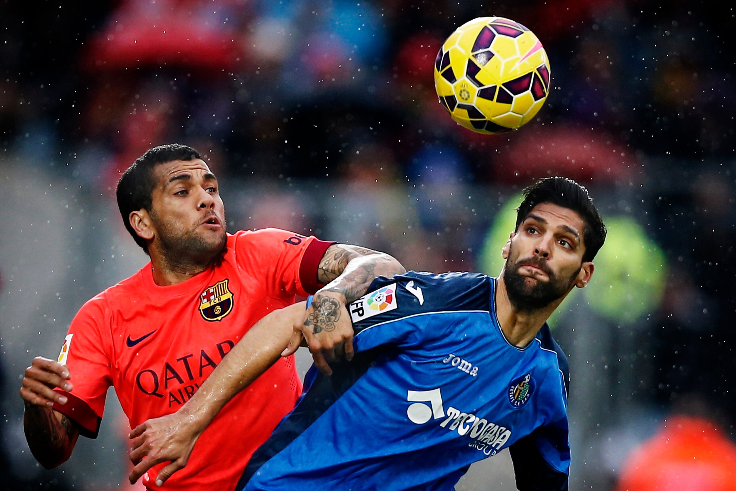 Dani Alves could stay at Barcelona.