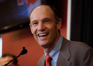 Coach Mike Riley