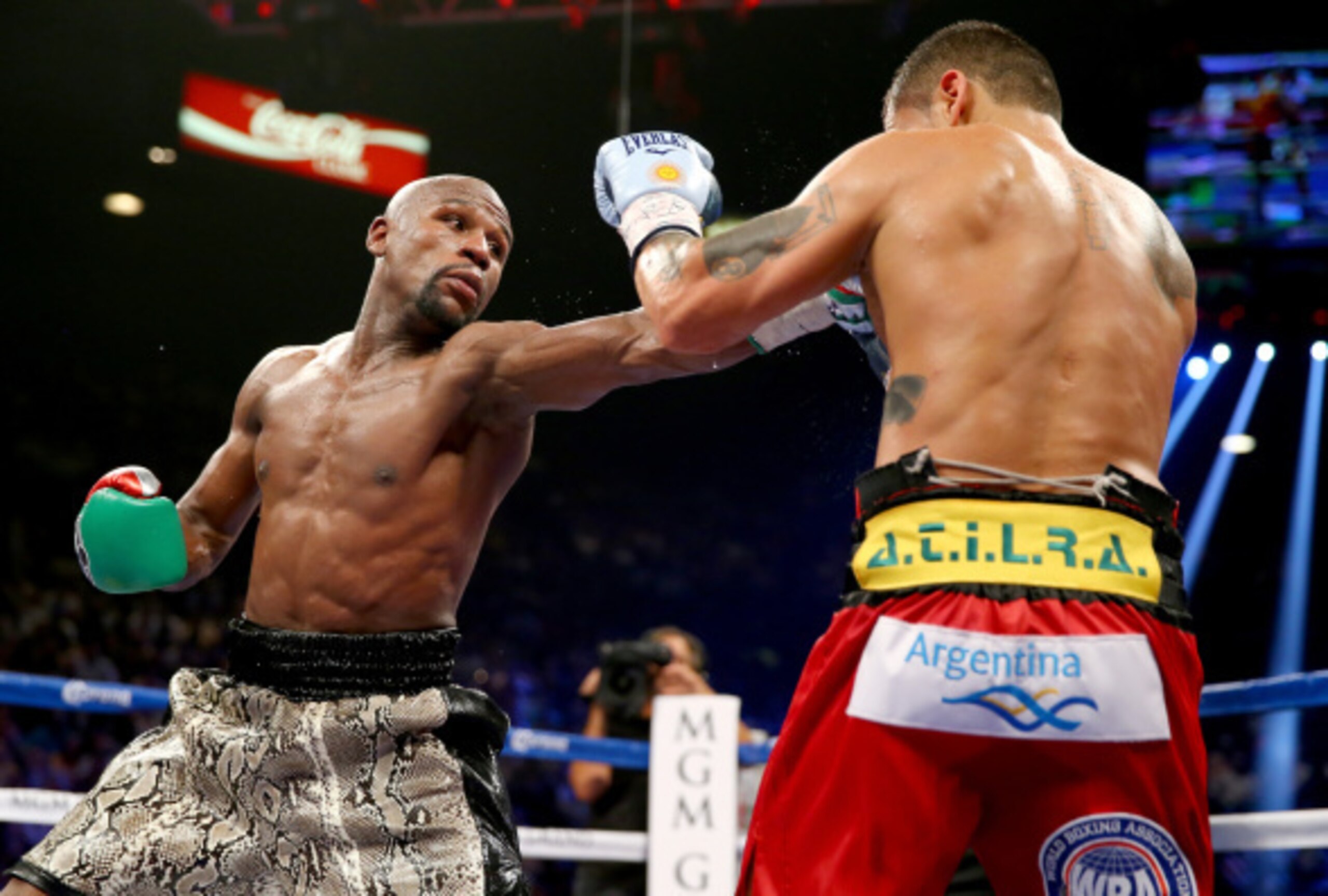 Is there a better pure boxer than Mayweather?