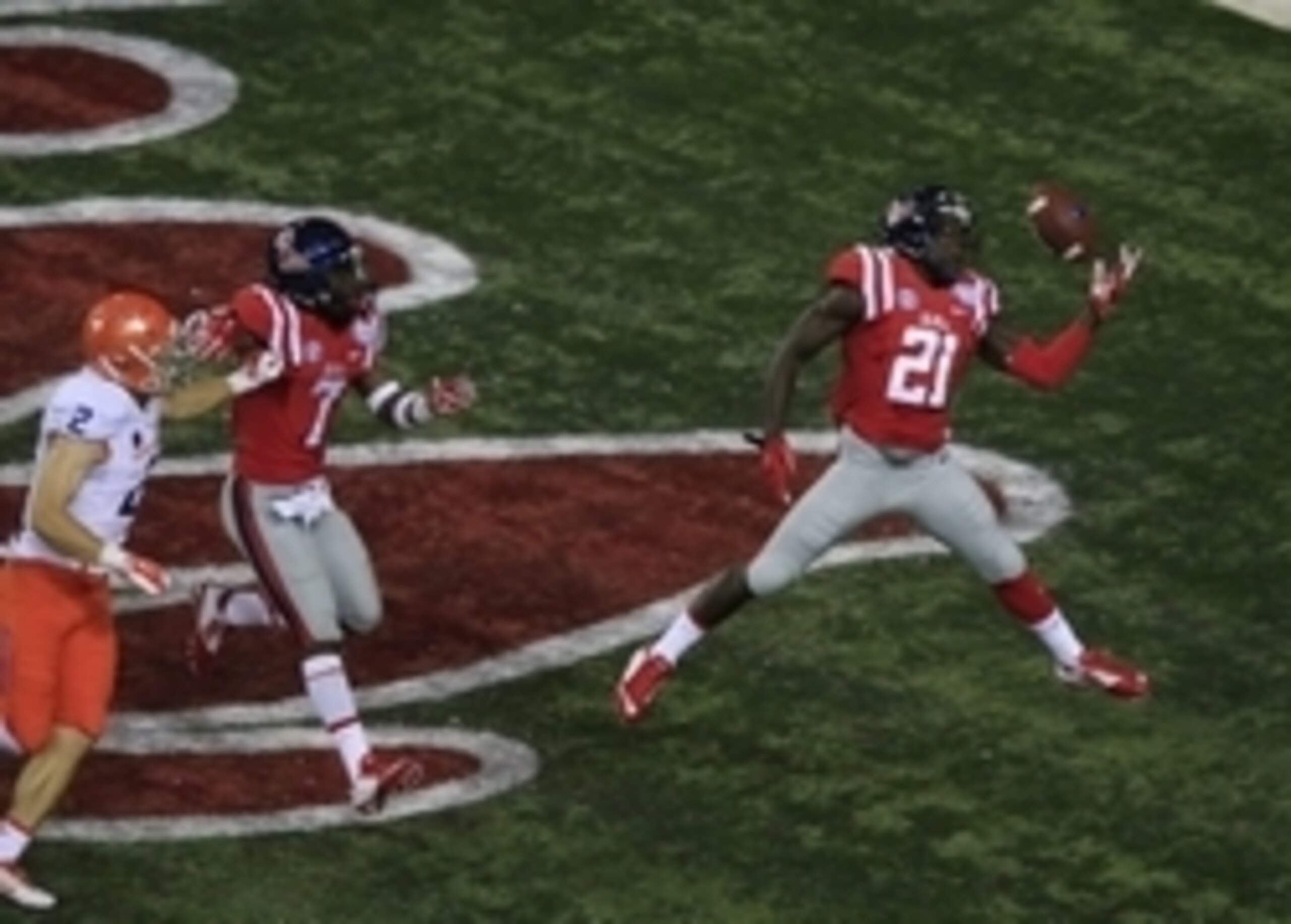 Senquez Golson's (right) small stature is a concern, but his ball-hawk skills are not an issue.