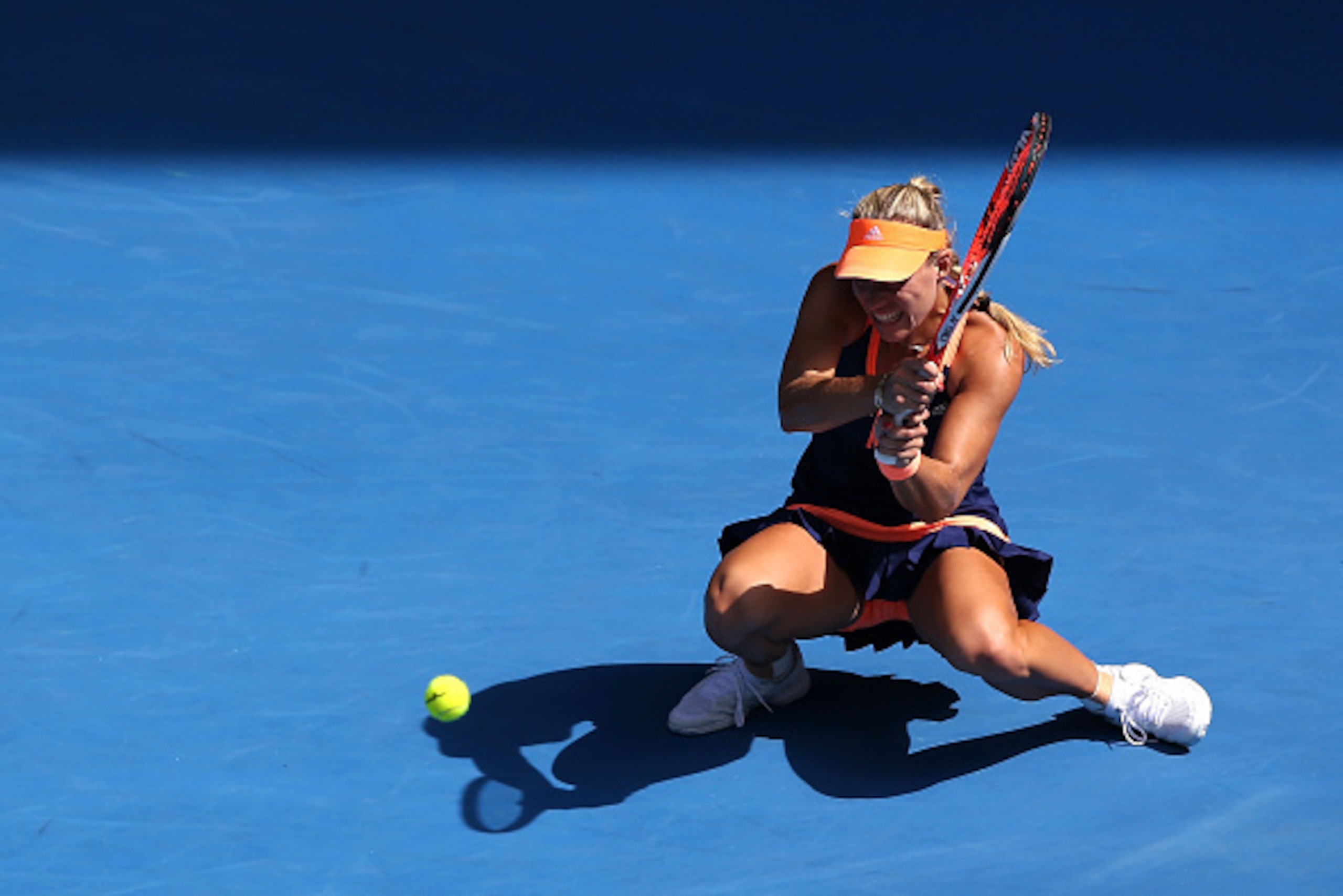 Angelique Kerber defends during her first-round loss at the 2015 Australian Open.