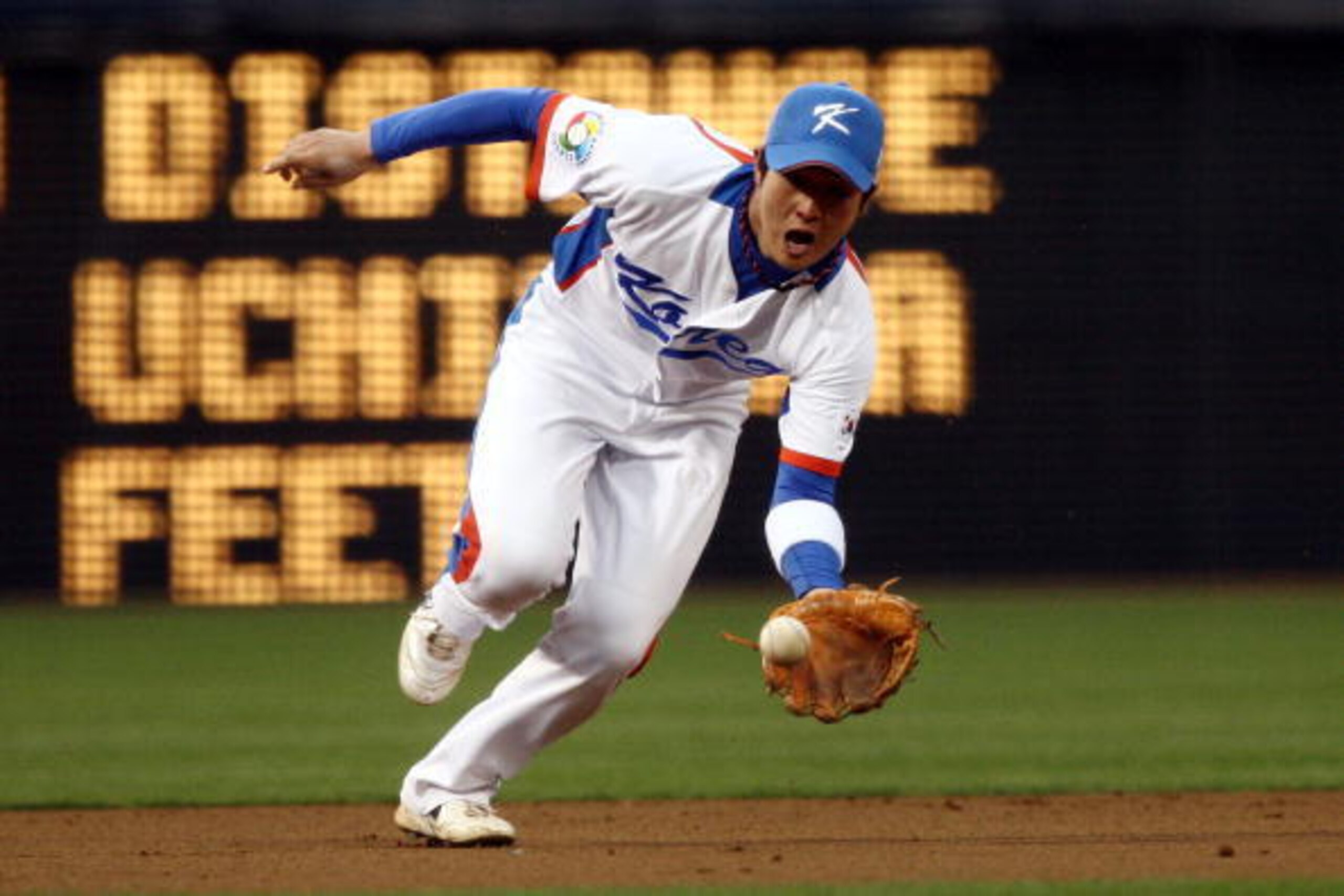Third baseman Jeong Choi has been labeled the David Wright of South Korea. Third baseman Jeong Choi has been labeled the David Wright of South Korea.