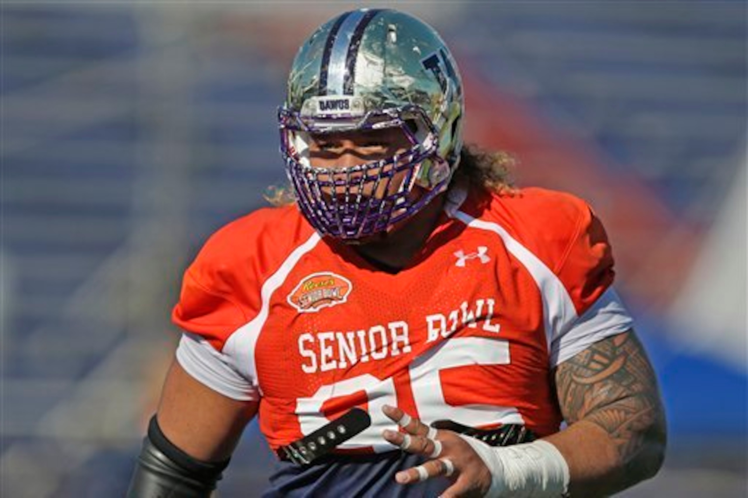 Washington defensive tackle Danny Shelton is among the top players to watch in Saturday's Senior Bowl. Washington defensive tackle Danny Shelton is among the top players to watch in Saturday's Senior Bowl.