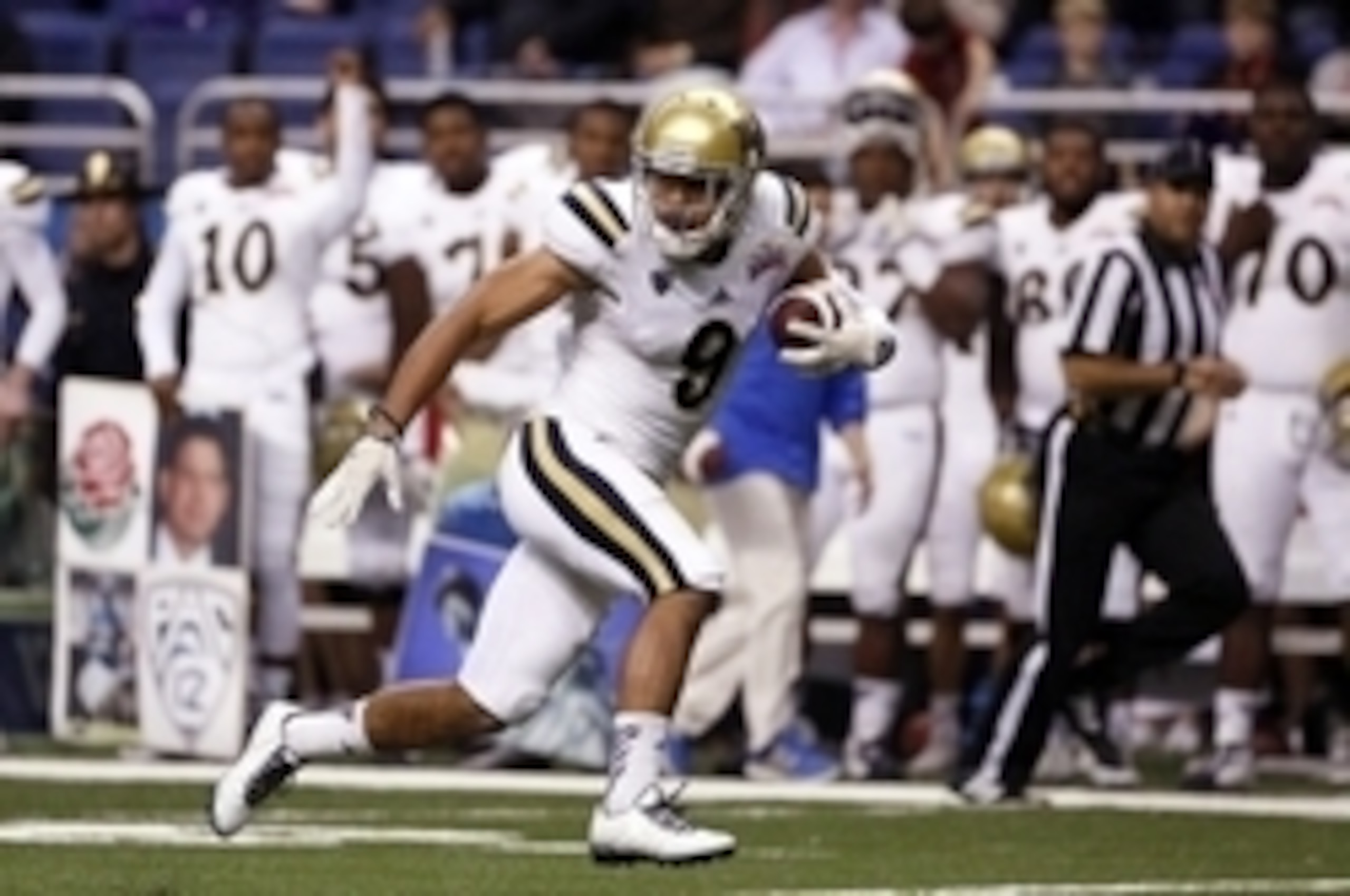 Jordan Payton running for a big gain.