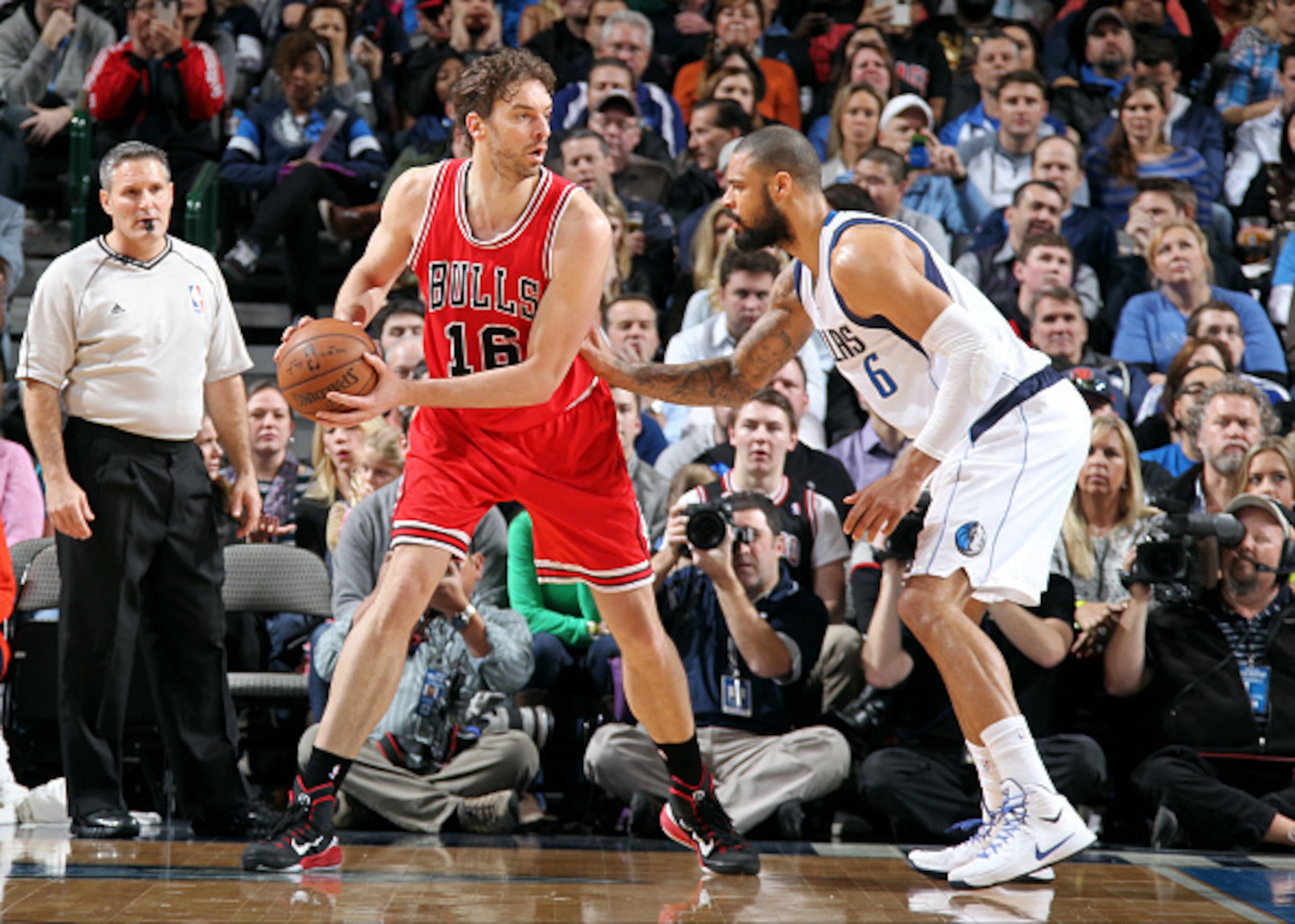 Pau Gasol's low-post repertoire has opened up the Bulls' halfcourt set. Pau Gasol's low-post repertoire has opened up the Bulls' halfcourt set.
