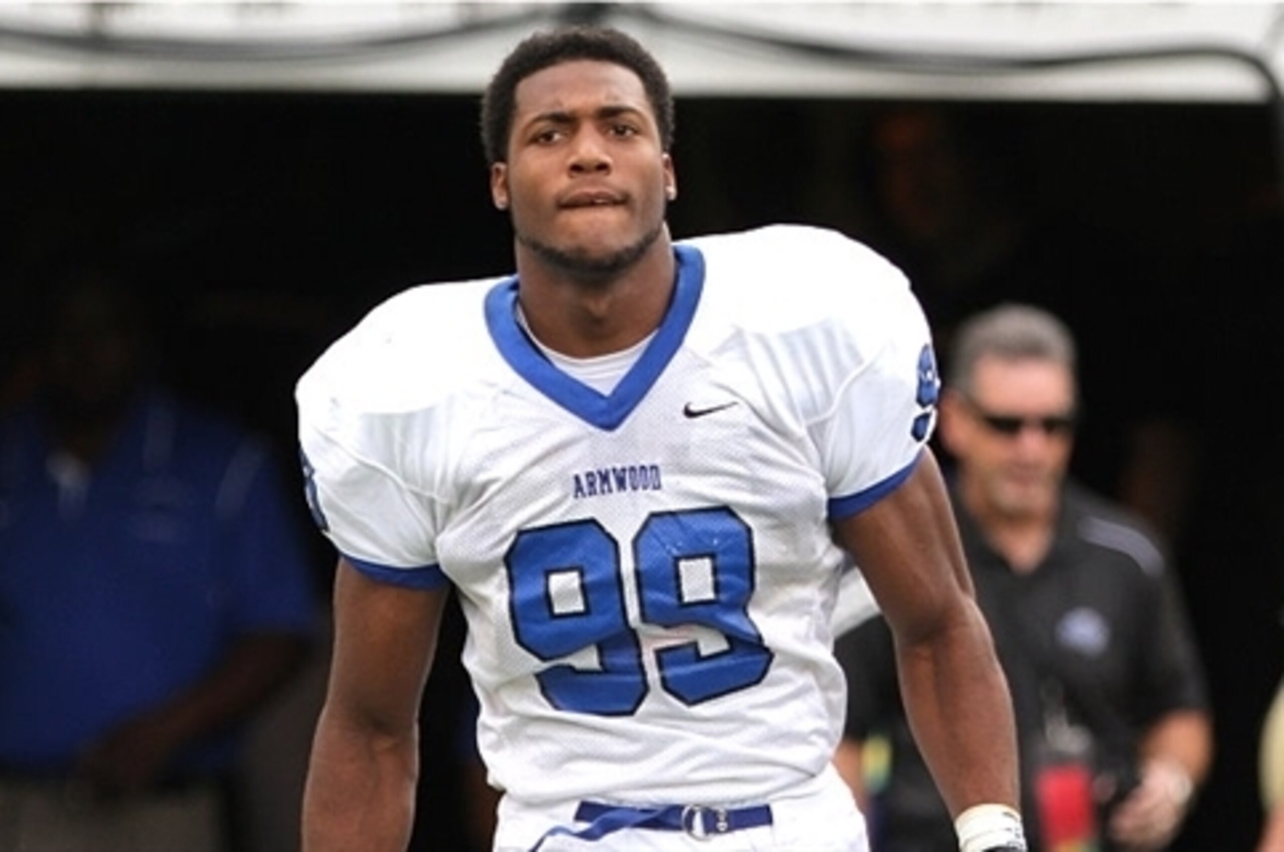 DE Byron Cowart is still considering the Gators.