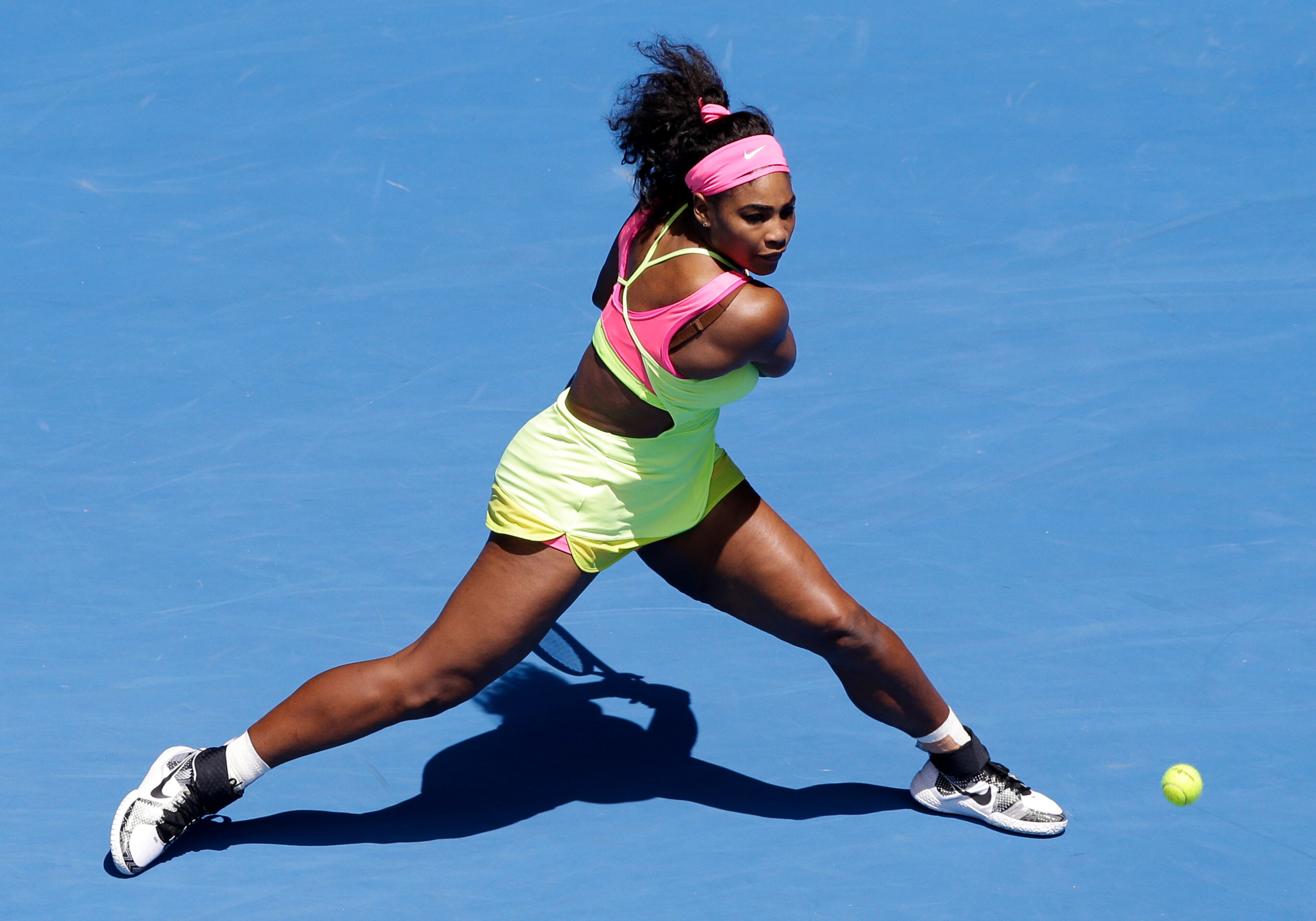 Serena Williams prepares to hit a backhand during her quarterfinals match at the 2015 Australian Open.