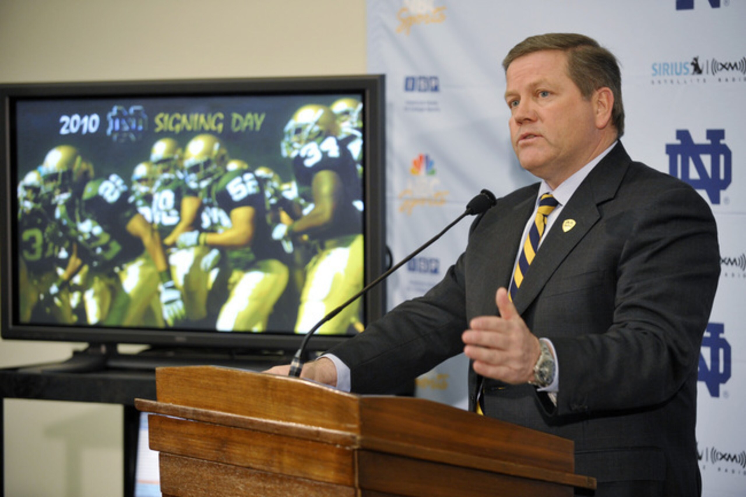 Brian Kelly on national signing day in 2010.