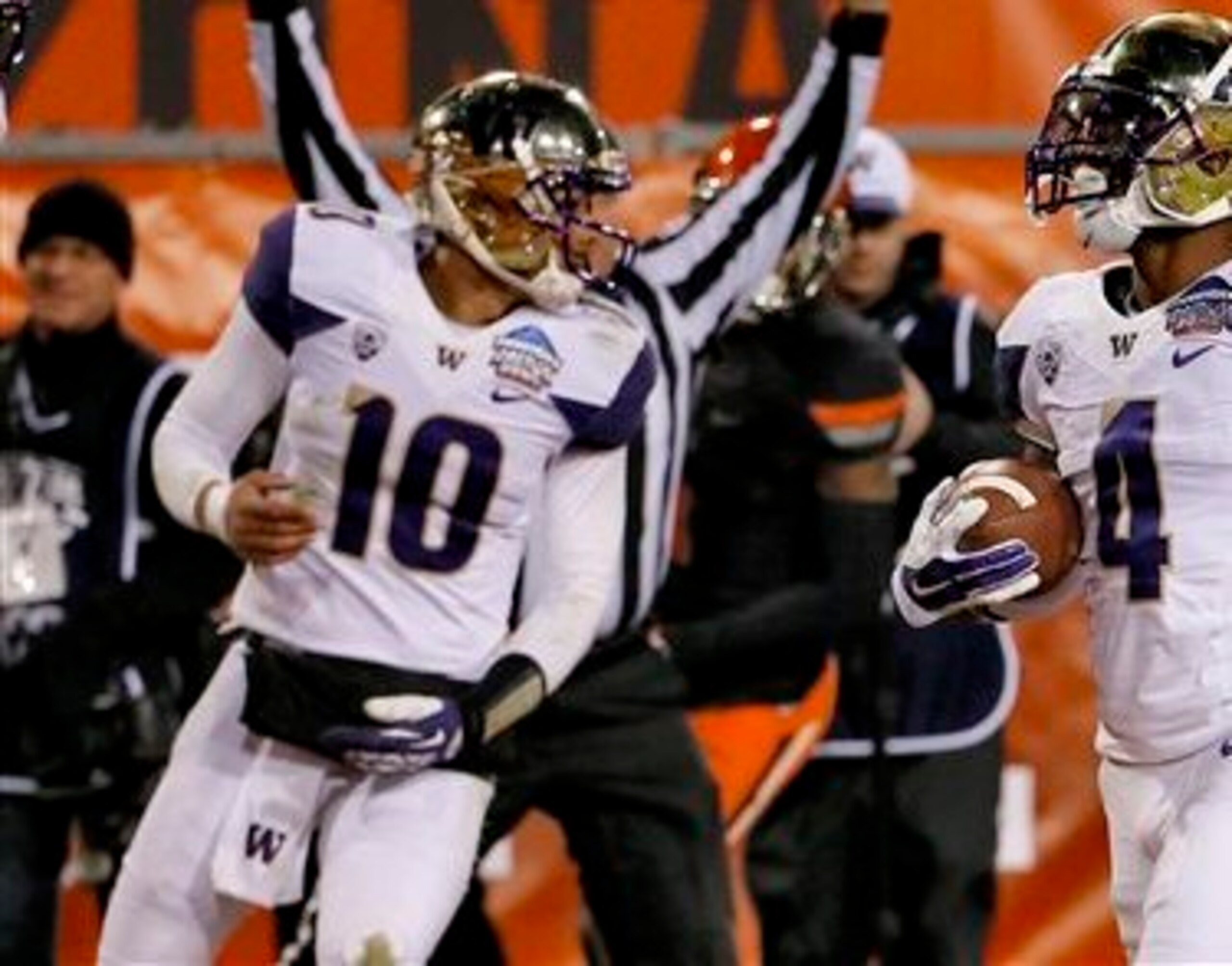 QB Cyler Miles QB Cyler Miles