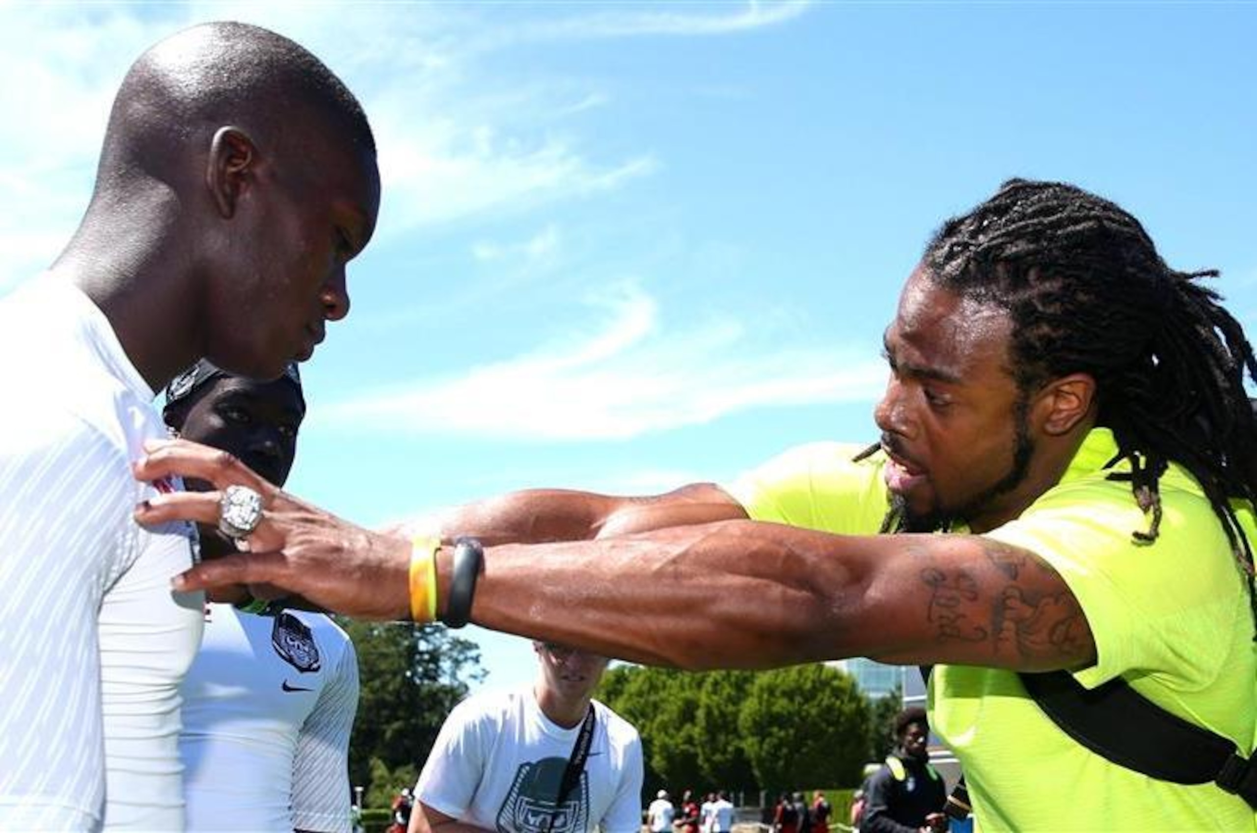 5-star DB Kevin Toliver gets advice from Seahawks star Richard Sherman.