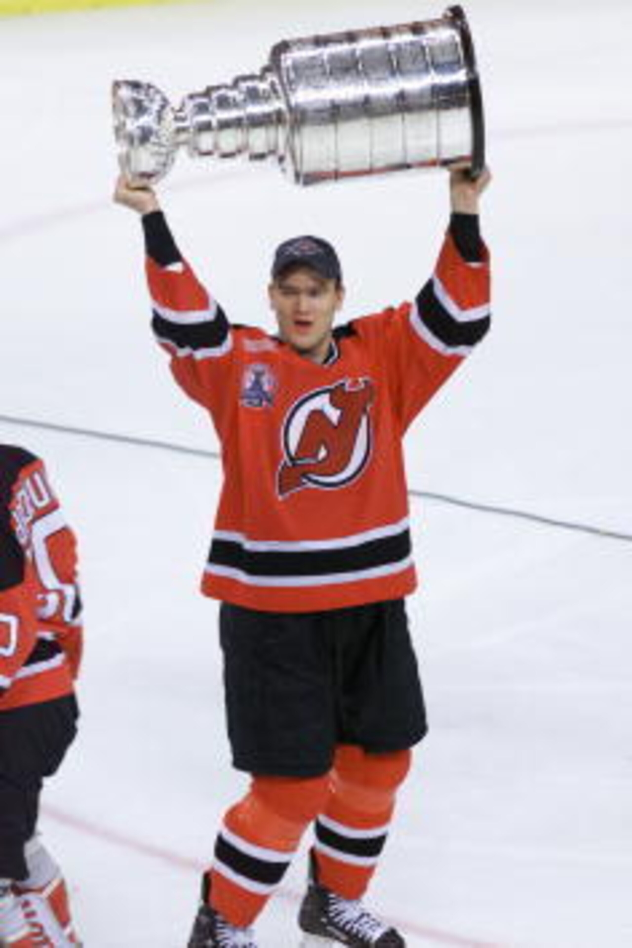 Bobby Holik with the Stanley Cup in 2000.