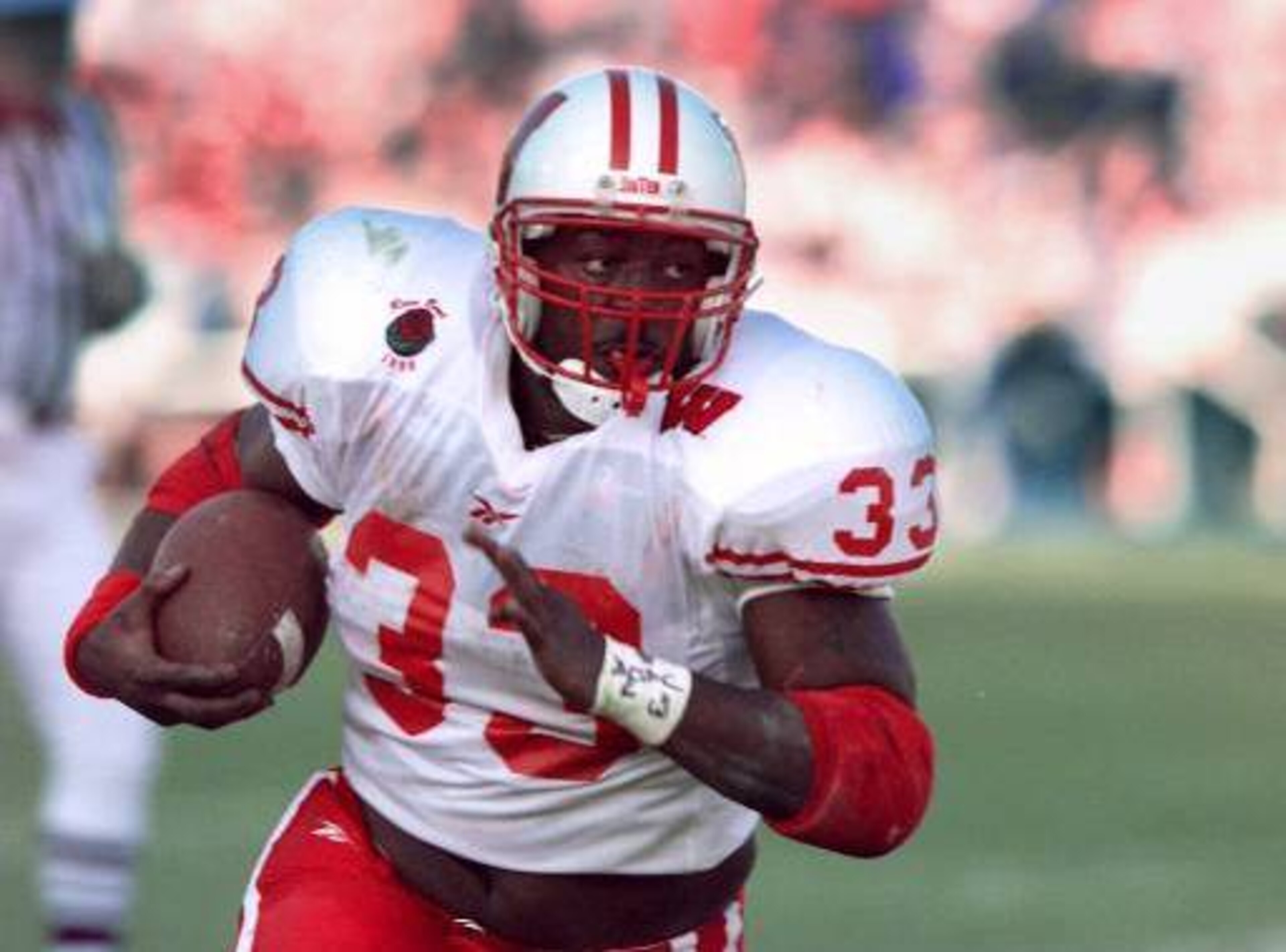 Ron Dayne was a big, strong, powerful back for Wisconsin. Ron Dayne was a big, strong, powerful back for Wisconsin.