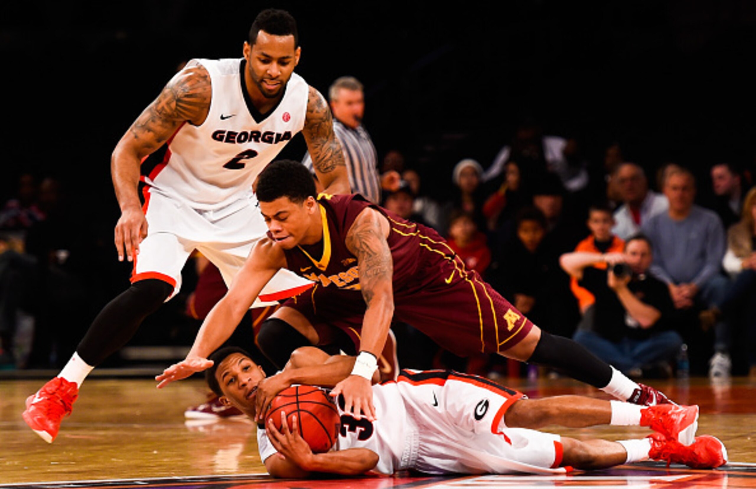 Georgia's JJ Frazier dives for the ball.