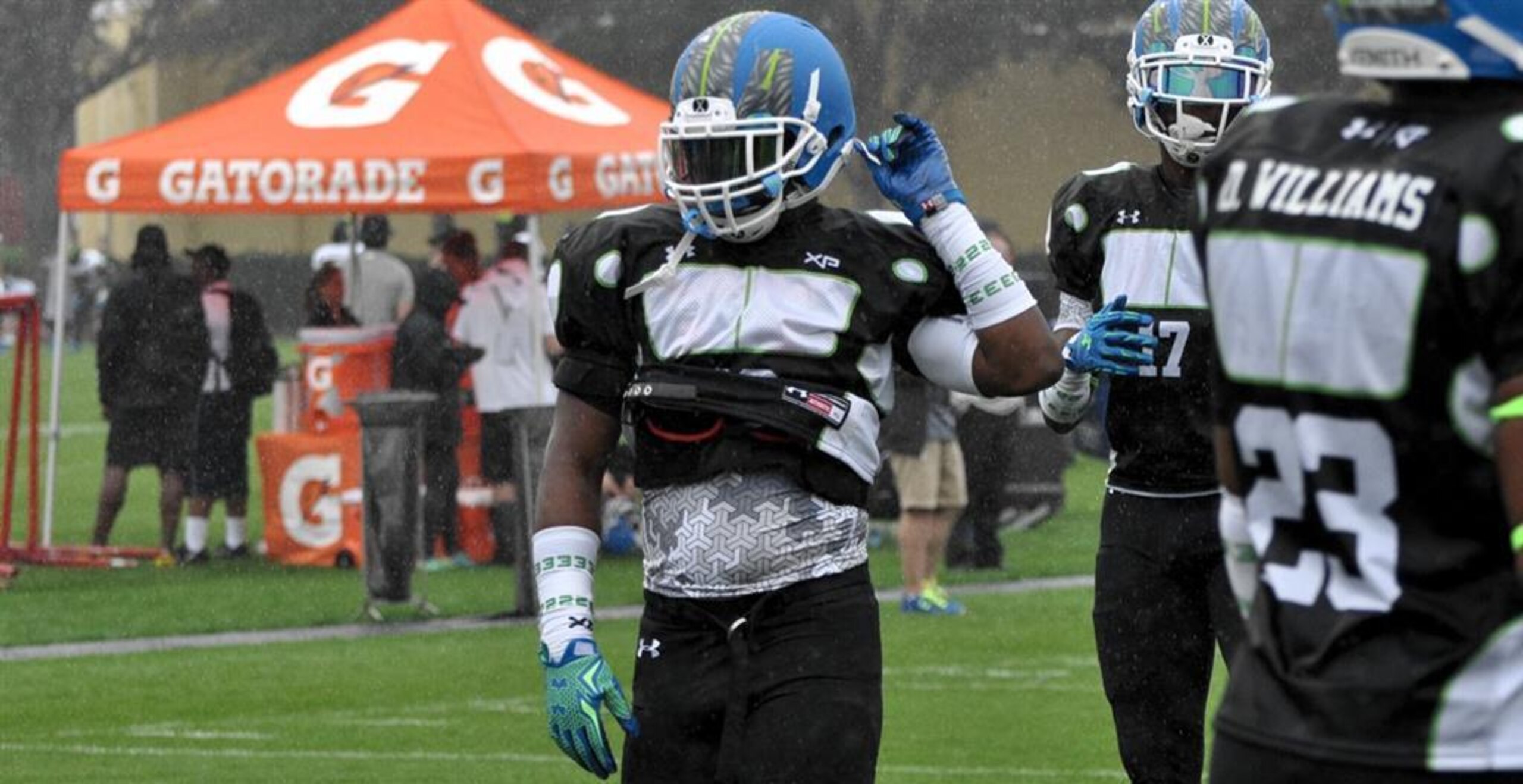 Linebacker Jahvoni Simmons is the prize of Virginia's 2015 class.