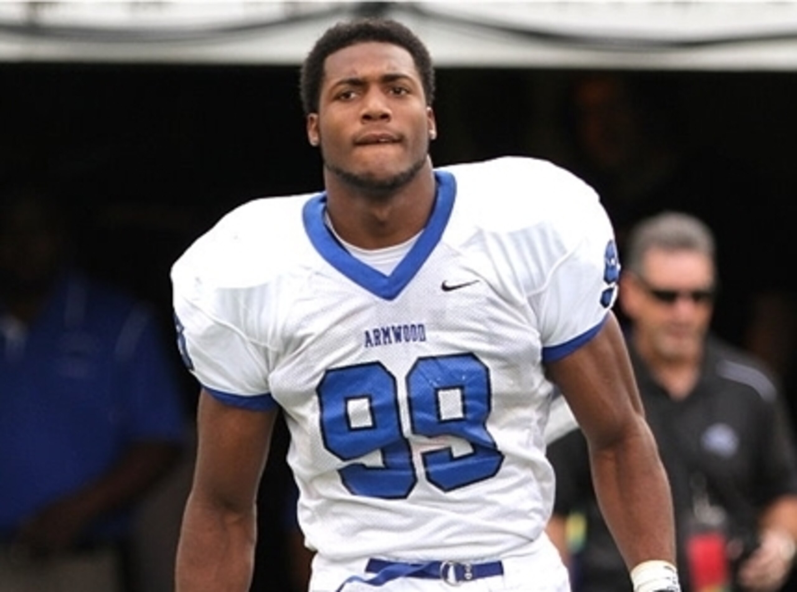 DE Byron Cowart