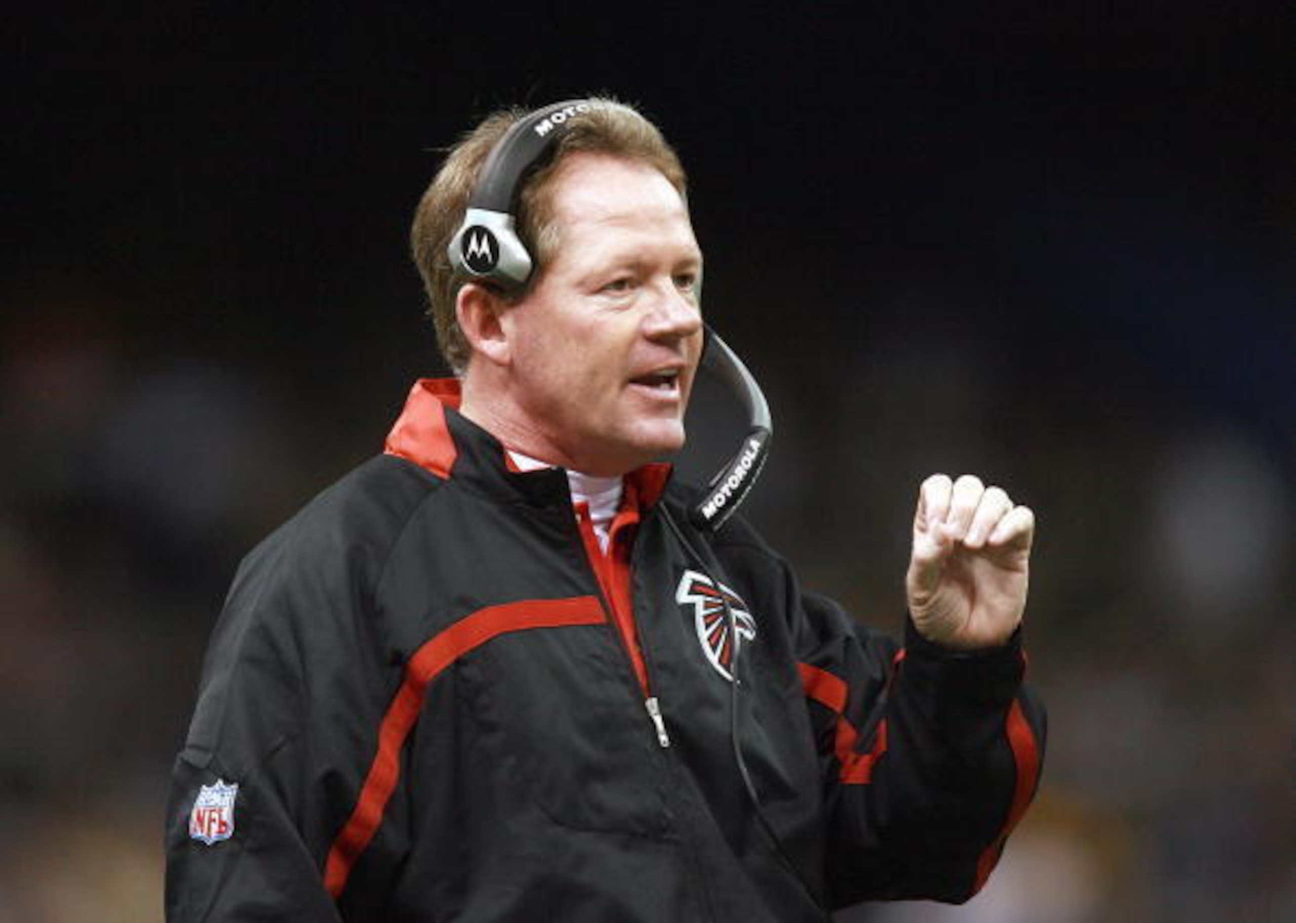 Petrino with the Falcons in 2007. Petrino with the Falcons in 2007.