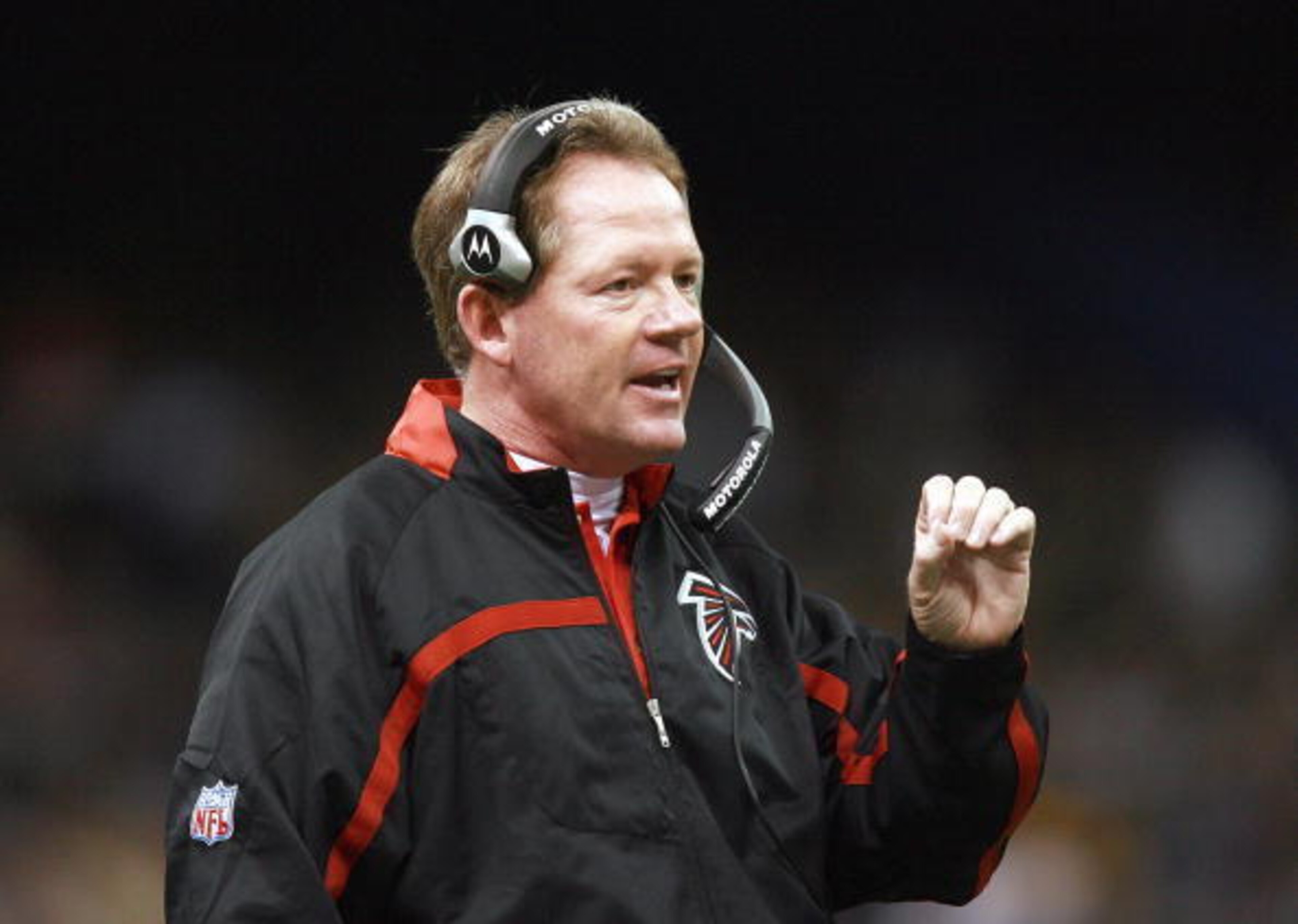 Petrino with the Falcons in 2007.