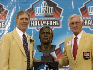 Roger Wehrli (left) is pictured with his newly unveiled Pro Football Hall of Fame bust., Aug 4, 2007