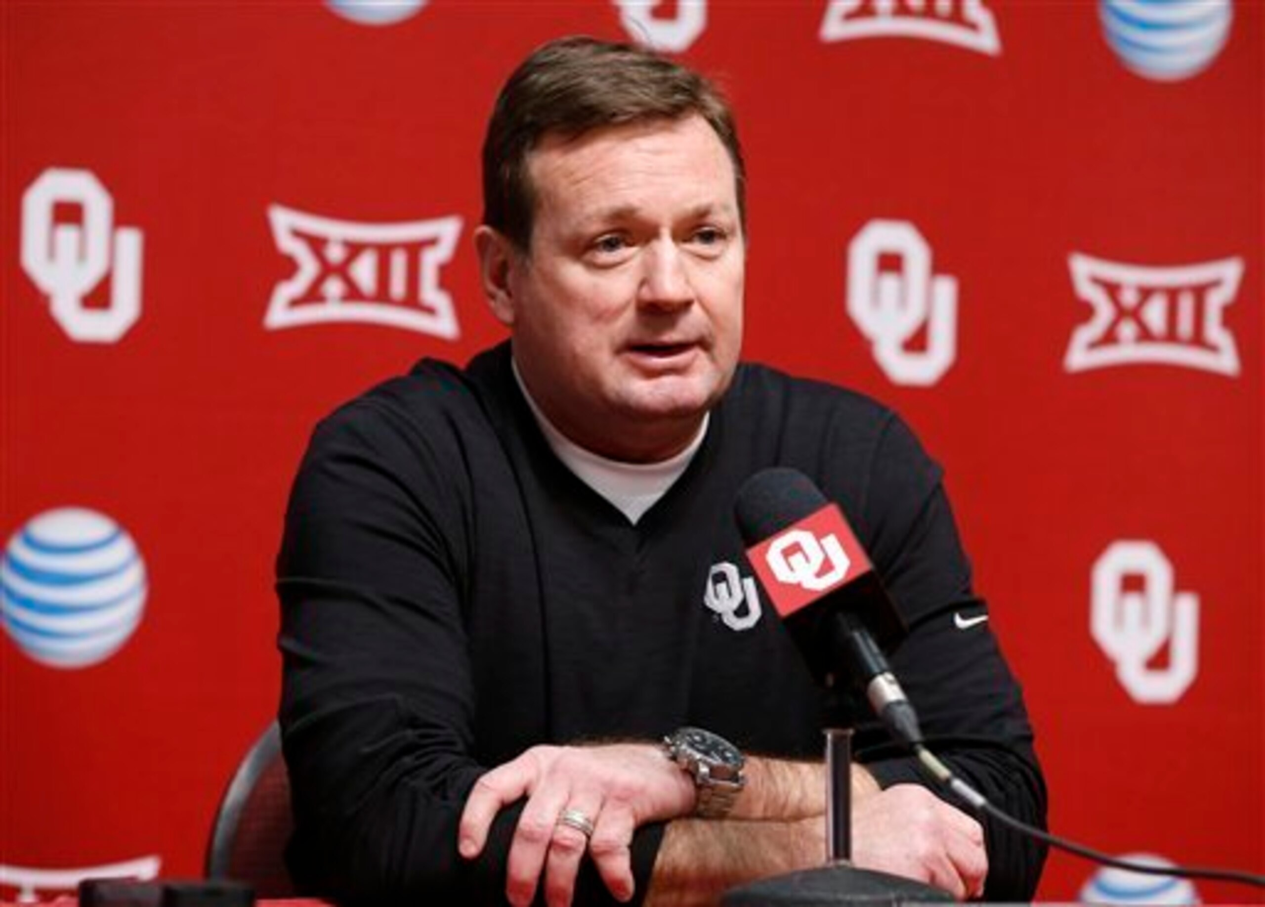 Bob Stoops and Oklahoma are hoping for a rebound this fall. Bob Stoops and Oklahoma are hoping for a rebound this fall.