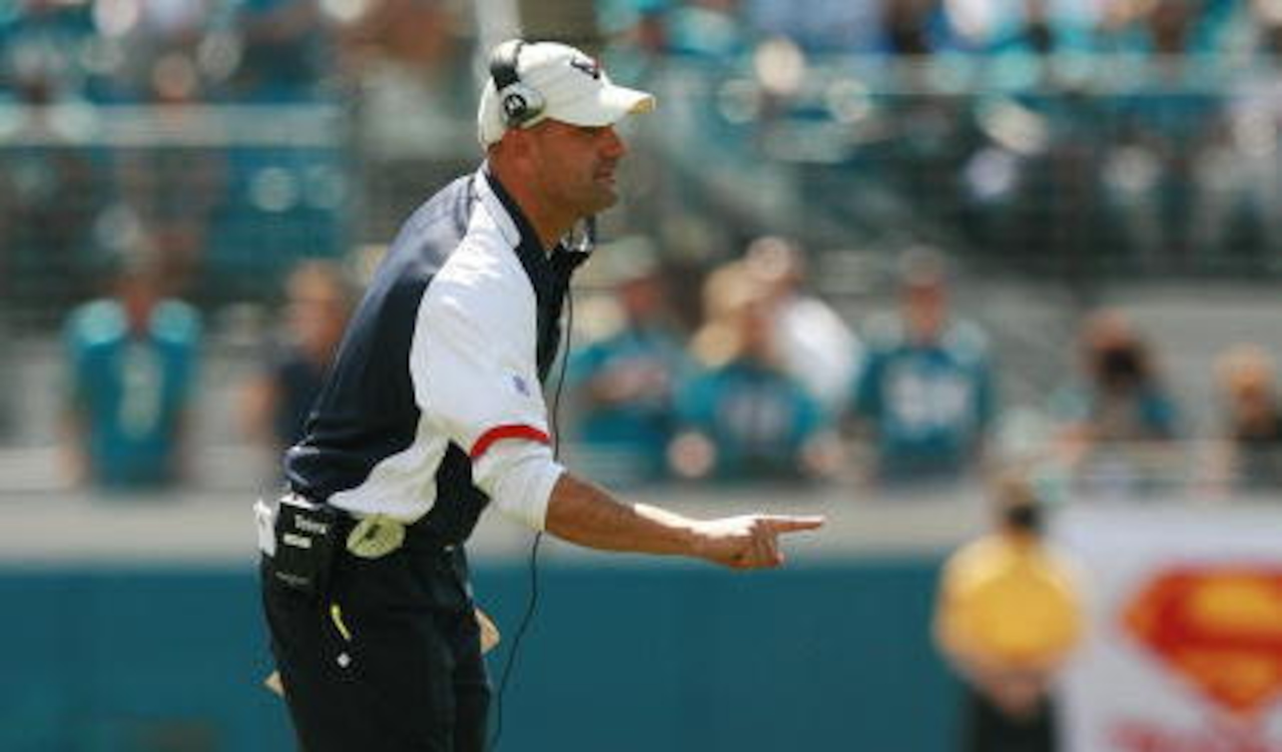 South Carolina co-defensive coordinator Jon Hoke
