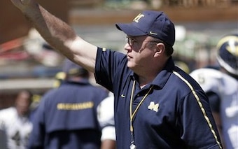 Tennessee offensive coordinator Mike DeBord