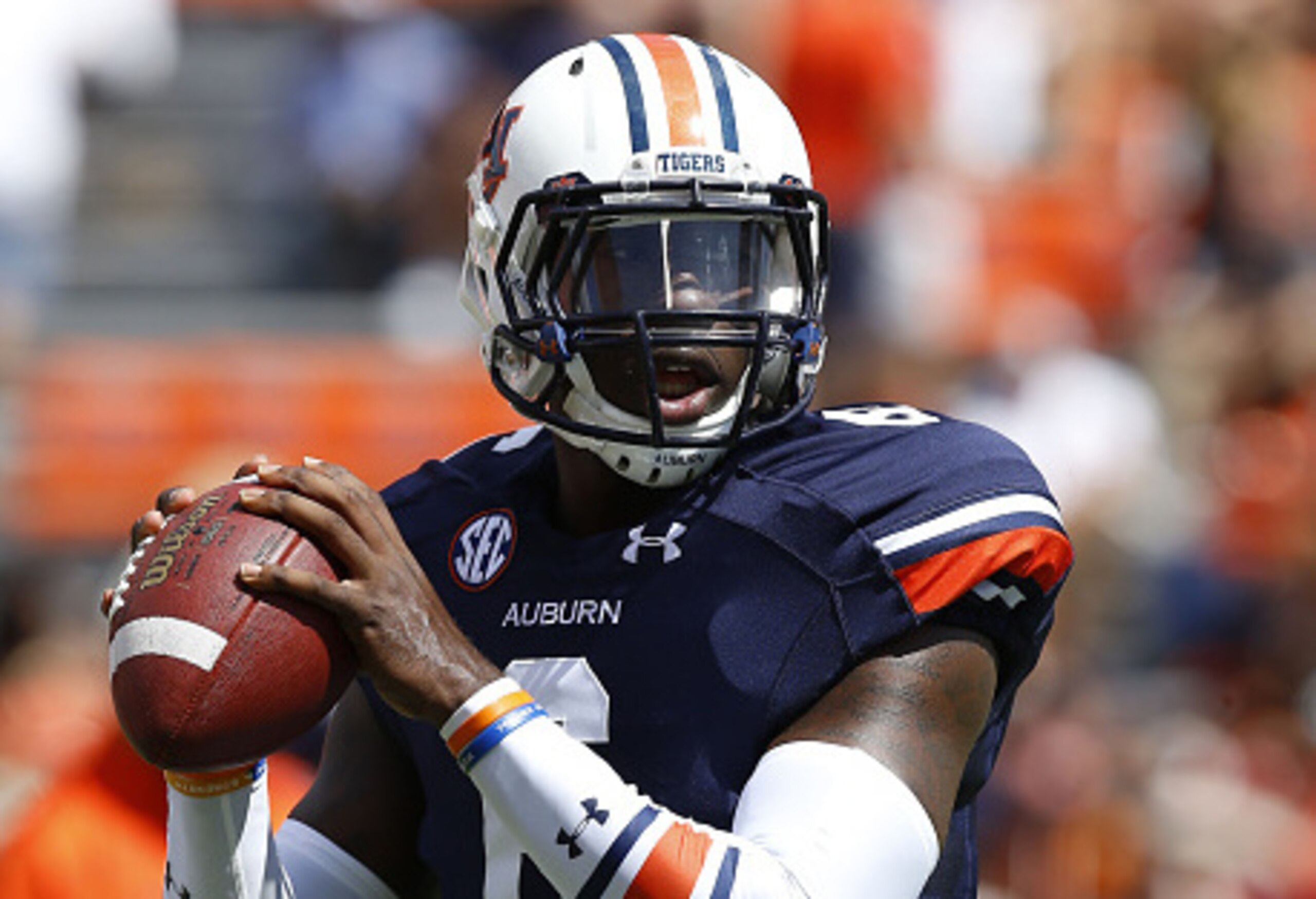 Auburn QB Jeremy Johnson