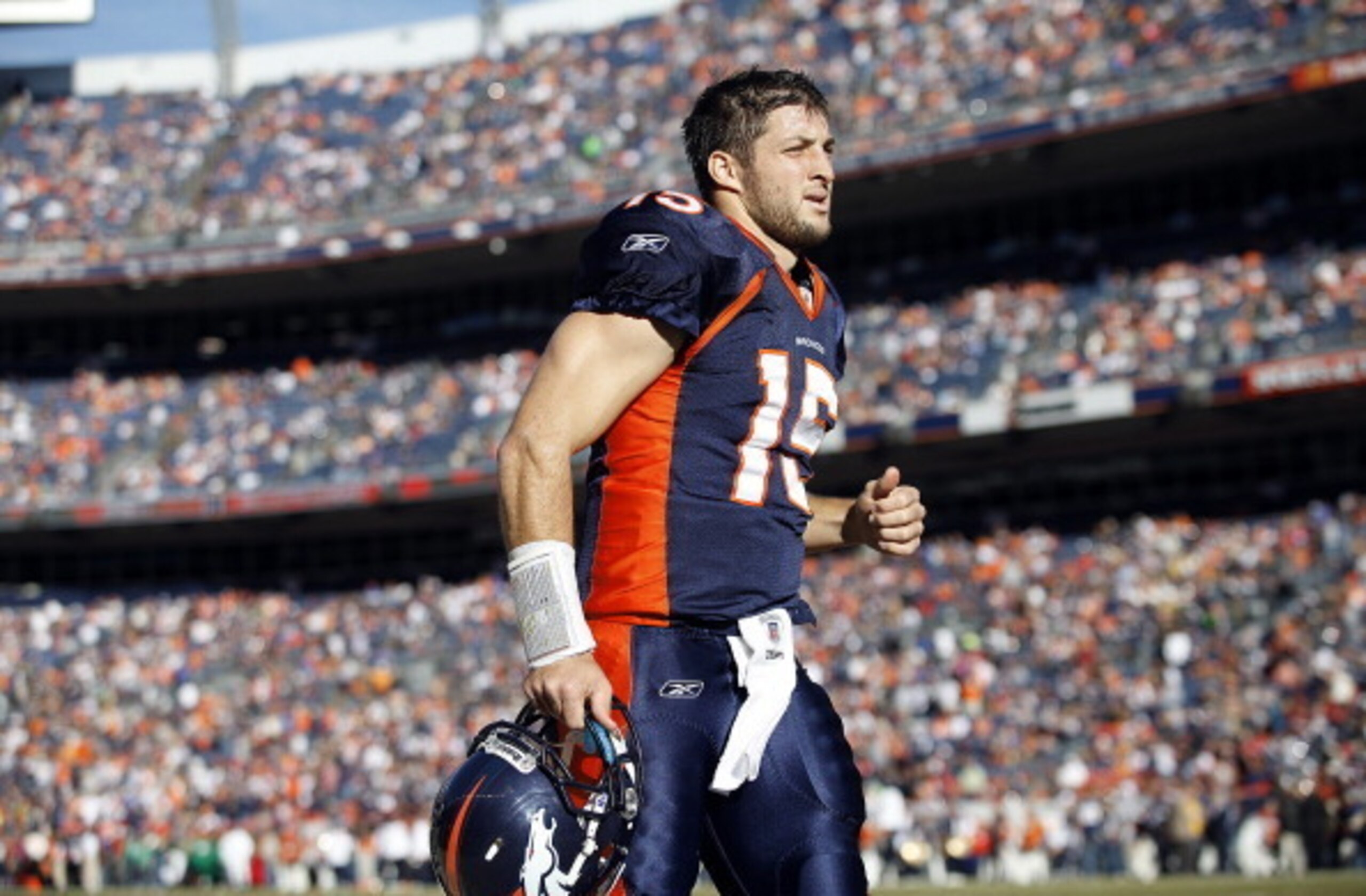 Back when he played, though he was never the best, Tim Tebow was arguably the most clutch player in all of football.