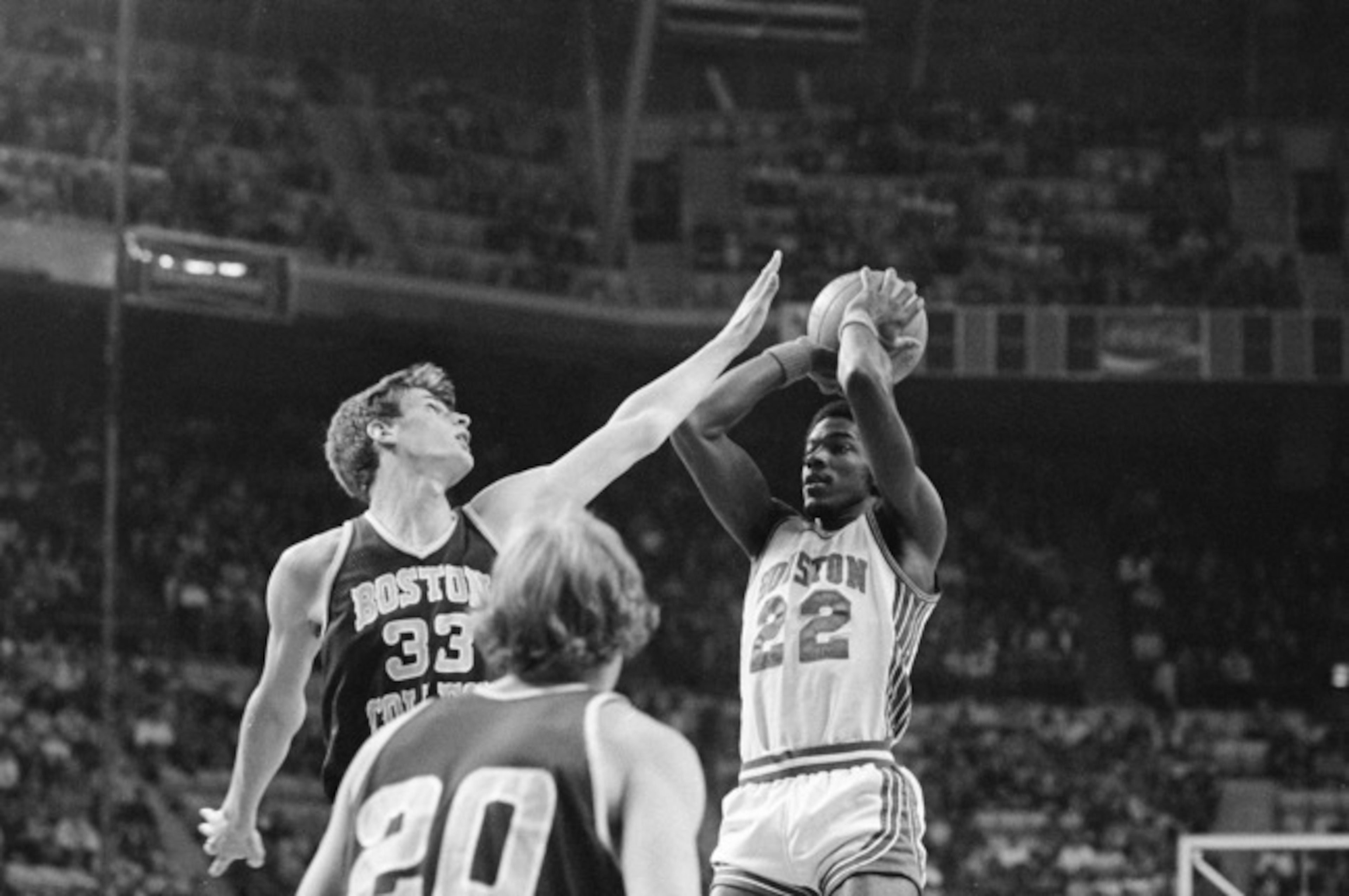 Clyde Drexler (with ball) was one of Houston's stars on a can't-miss 1982-83 team that did.