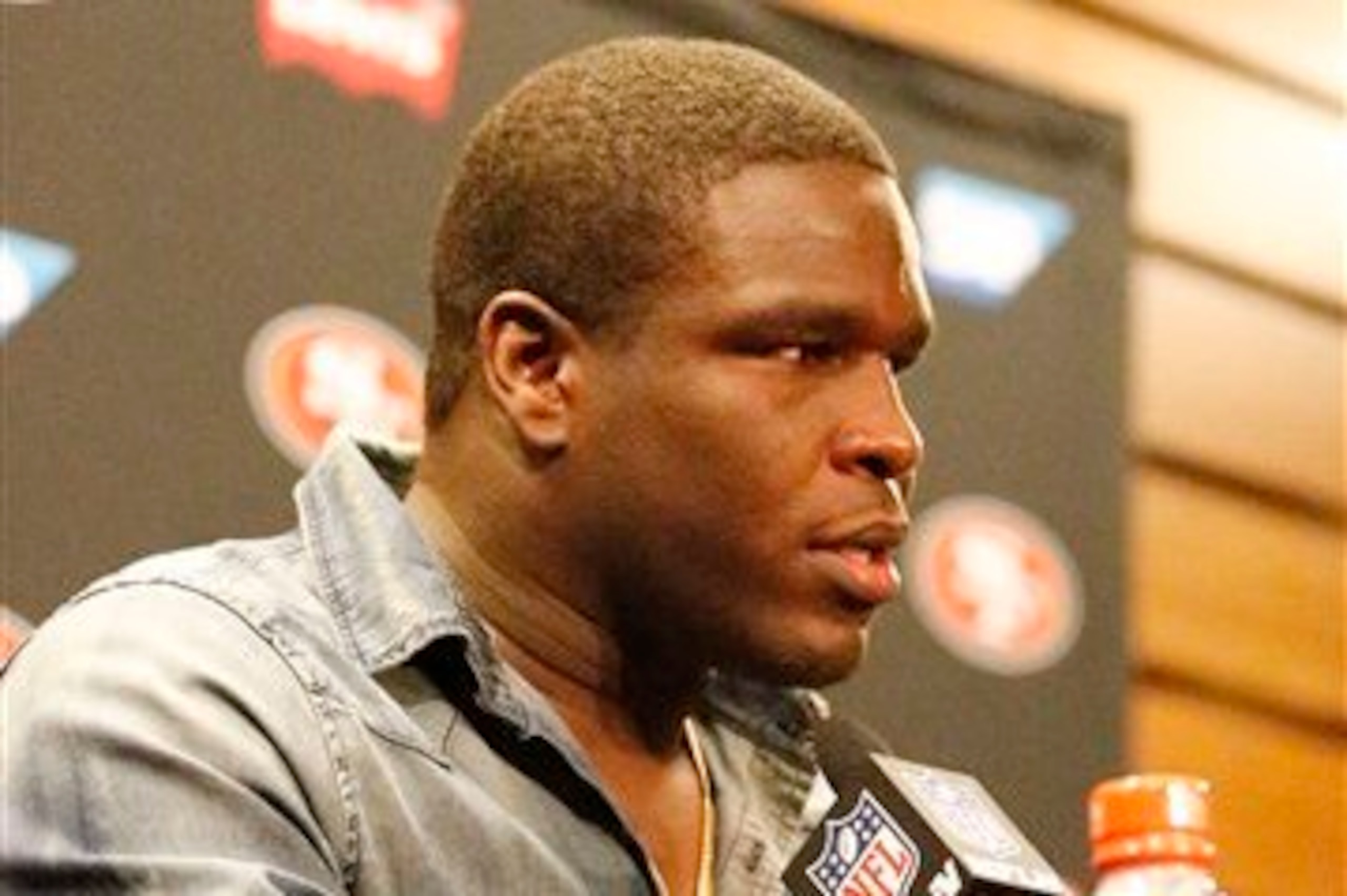 Running back Frank Gore is reportedly seeking a $4 million deal in 2015. Running back Frank Gore is reportedly seeking a $4 million deal in 2015.