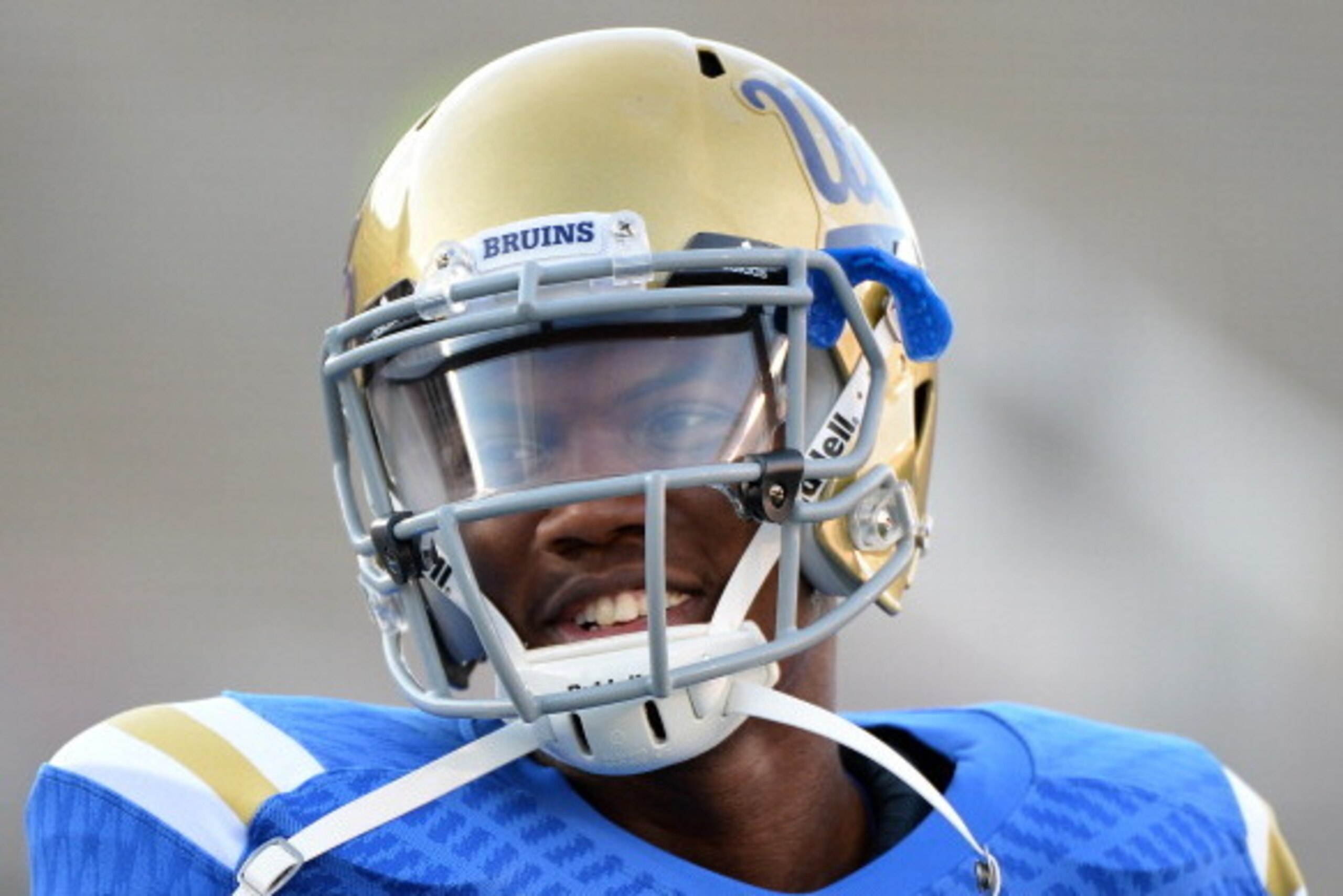 Quarterback Asiantii Woulard.