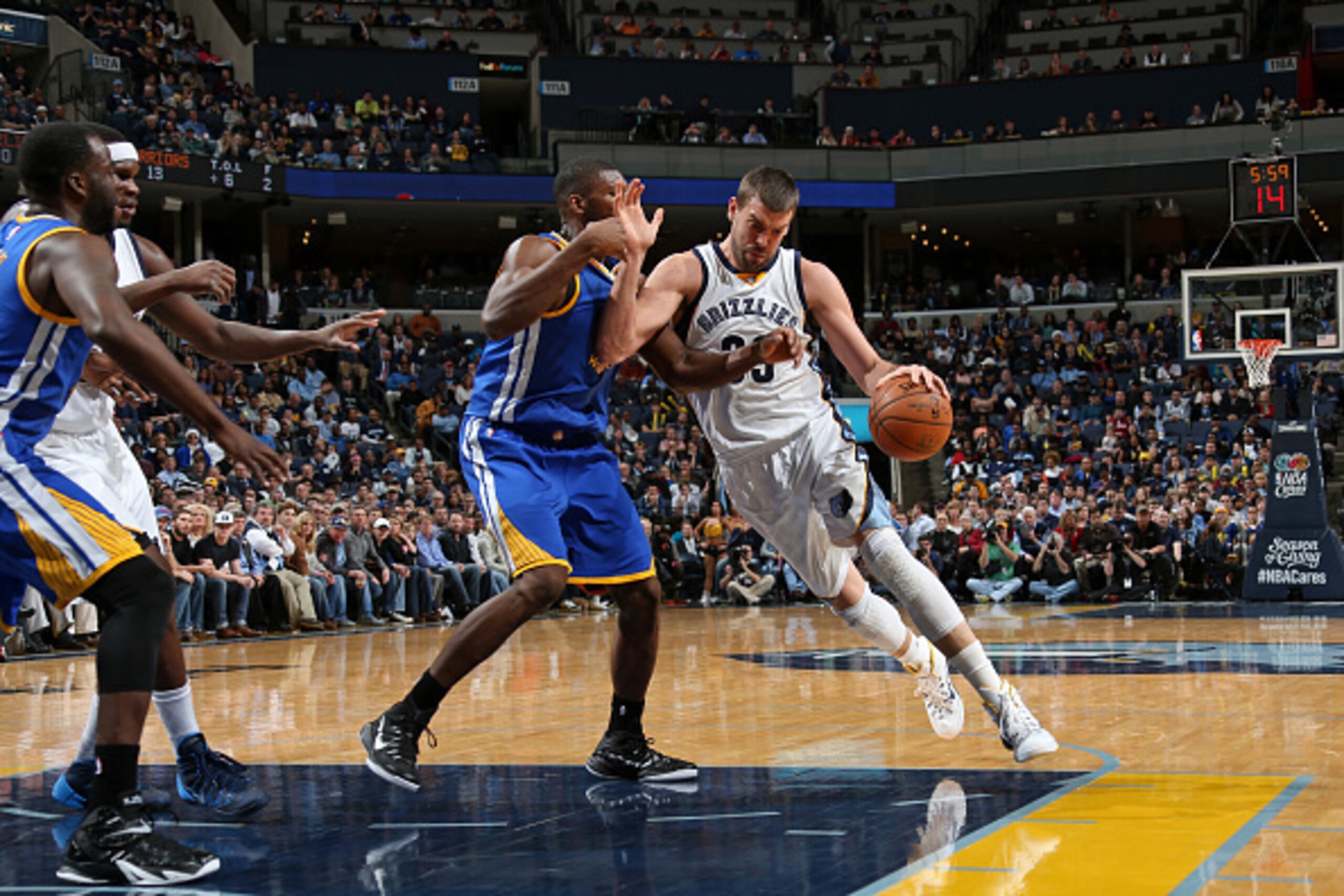 The Warriors have to face the Memphis Grizzlies in the Grindhouse.