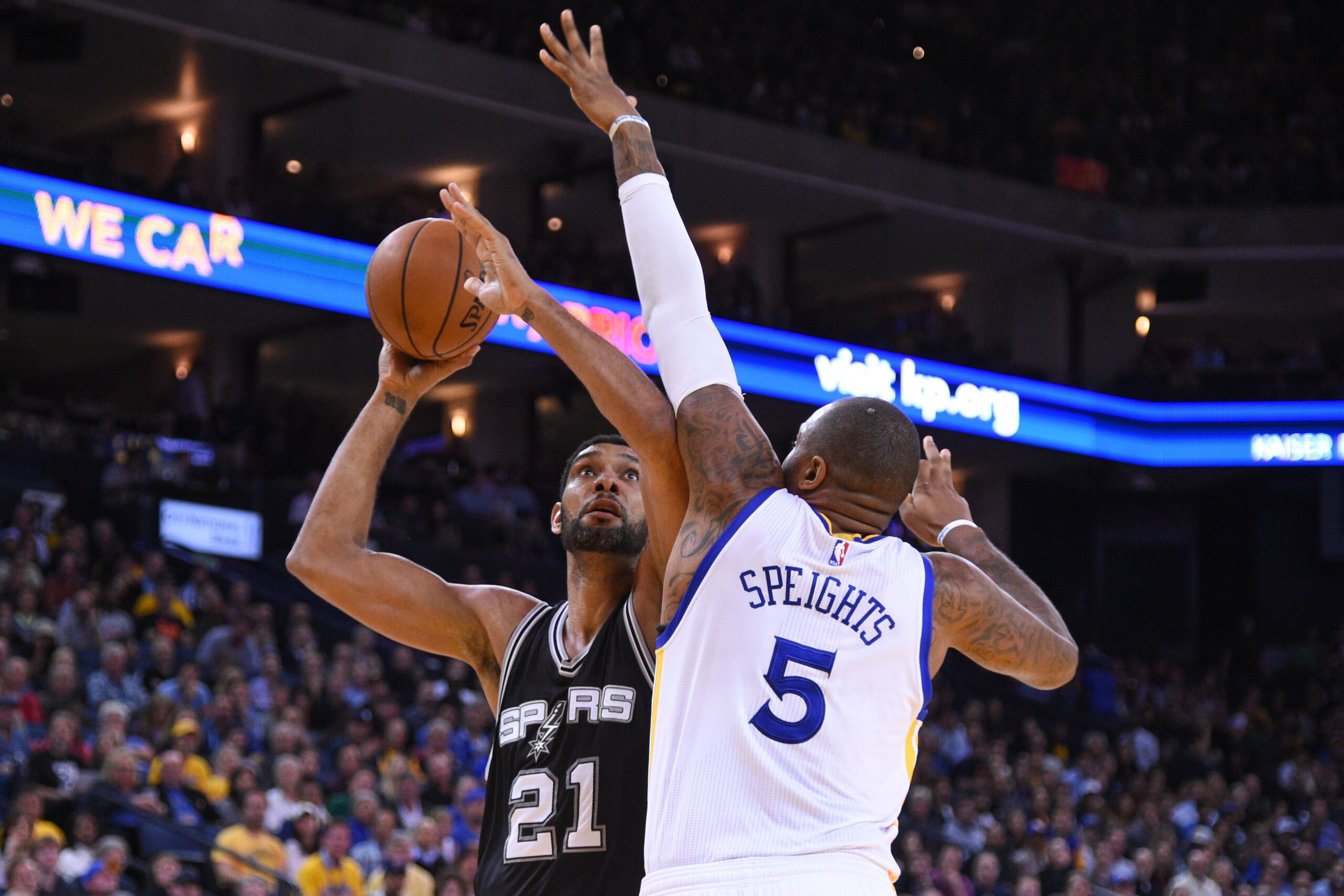 The Warriors have to try to win in a place they haven't won a regular-season game since 1997.