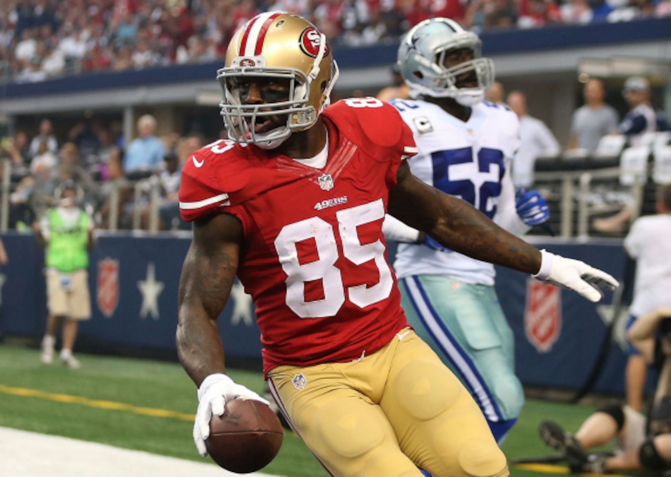 Tight end Vernon Davis' production fell off dramatically in 2014. Tight end Vernon Davis' production fell off dramatically in 2014.