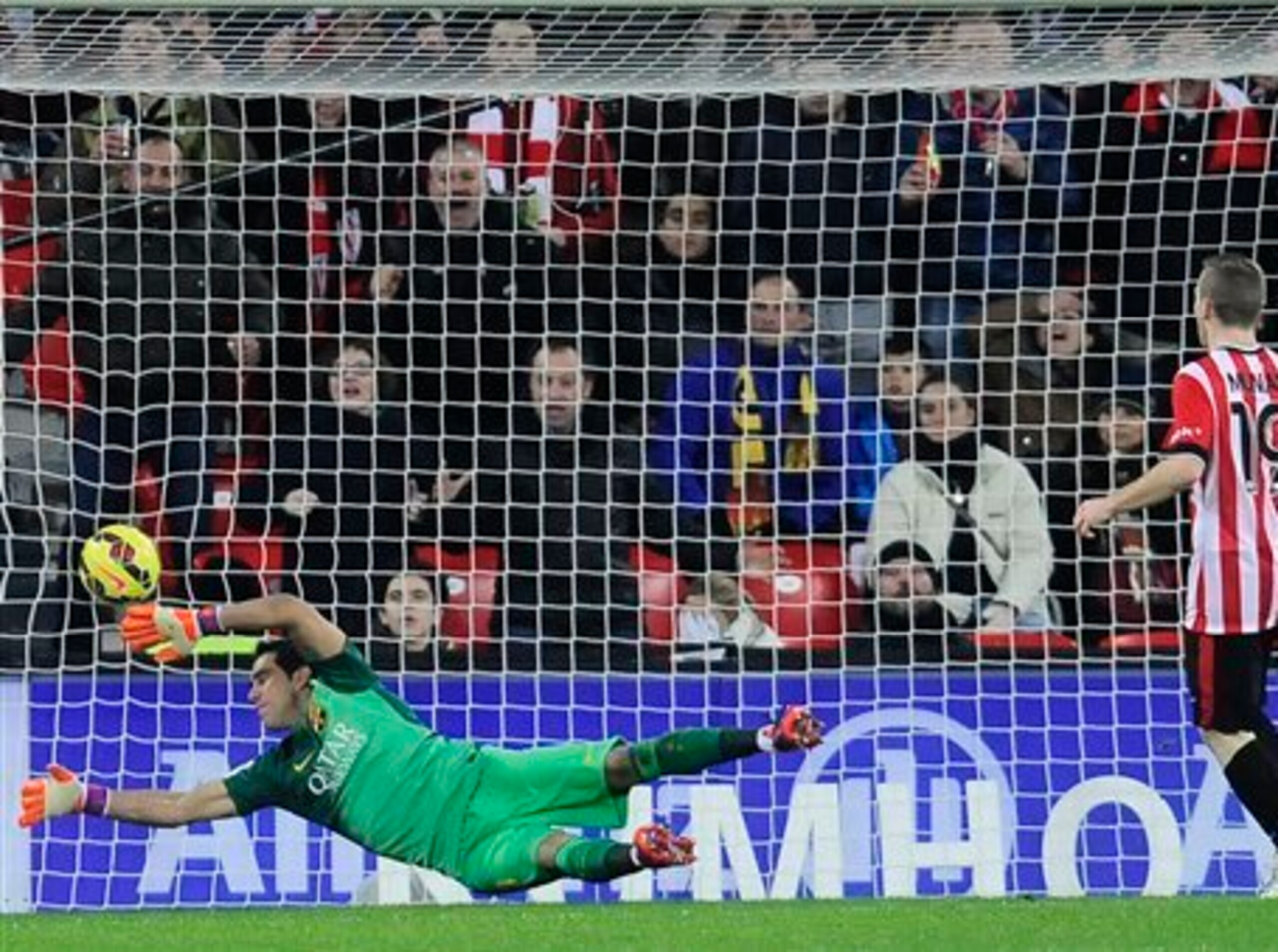 Claudio Bravo is looking a sure-fire winner of the Zamora trophy. Claudio Bravo is looking a sure-fire winner of the Zamora trophy.