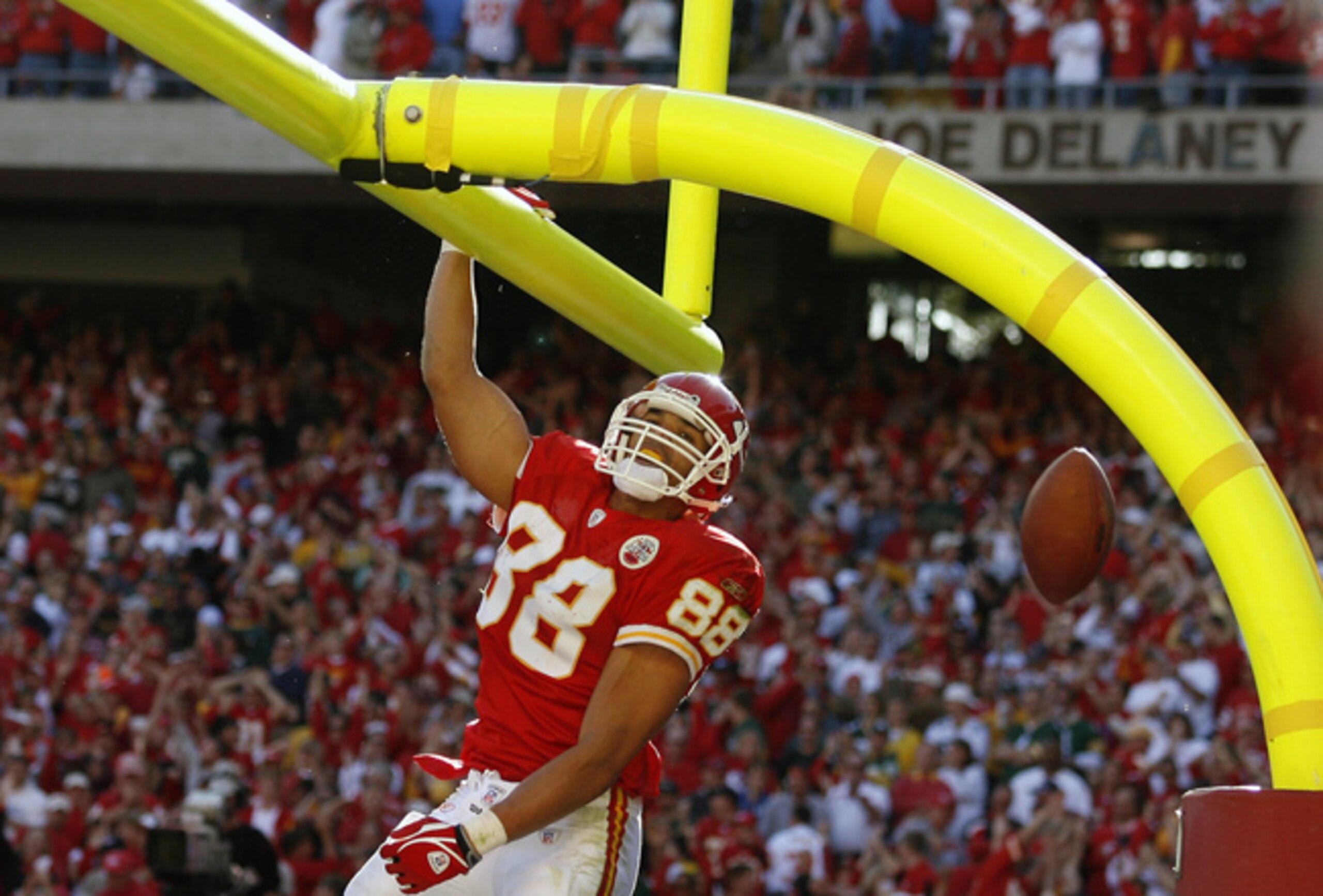 Kansas City waited for Tony Gonzalez to play his absolute best football, and then shipped him to Atlanta.