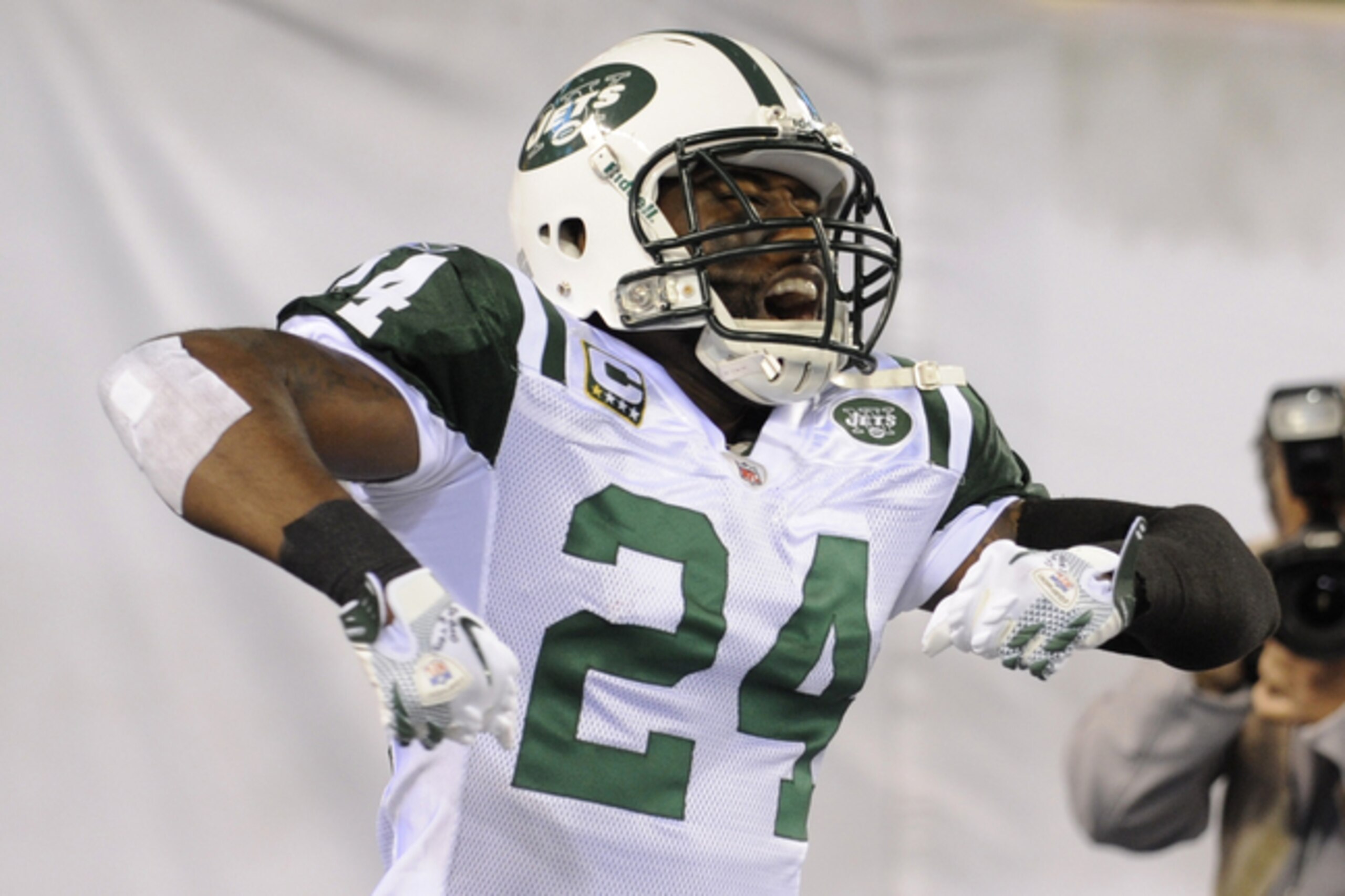 Darrelle Revis