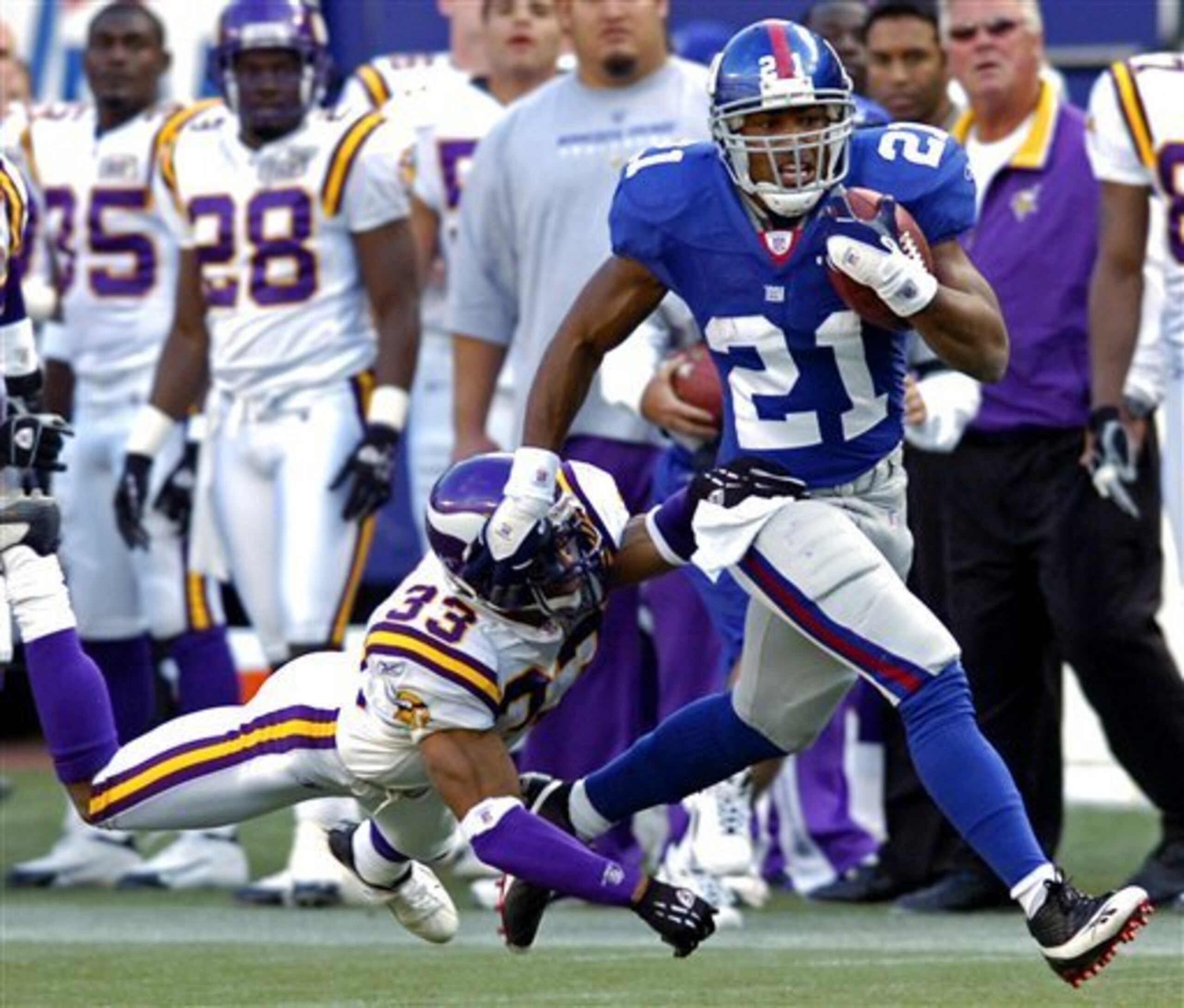 Tiki Barber was still one of the NFL's top rushers when he called it quits in 2006.
