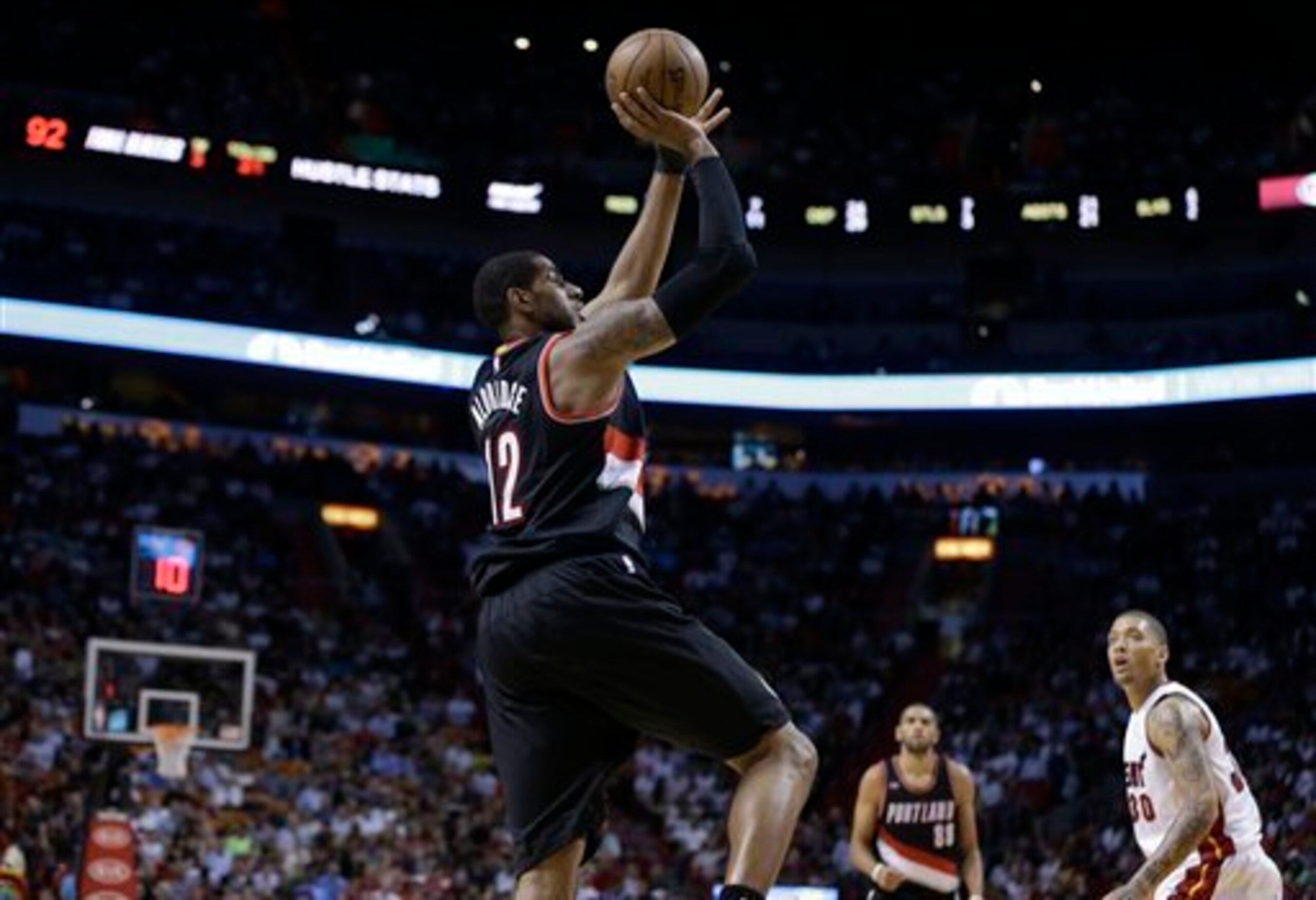 LaMarcus Aldridge would change the landscape at Staples Center.