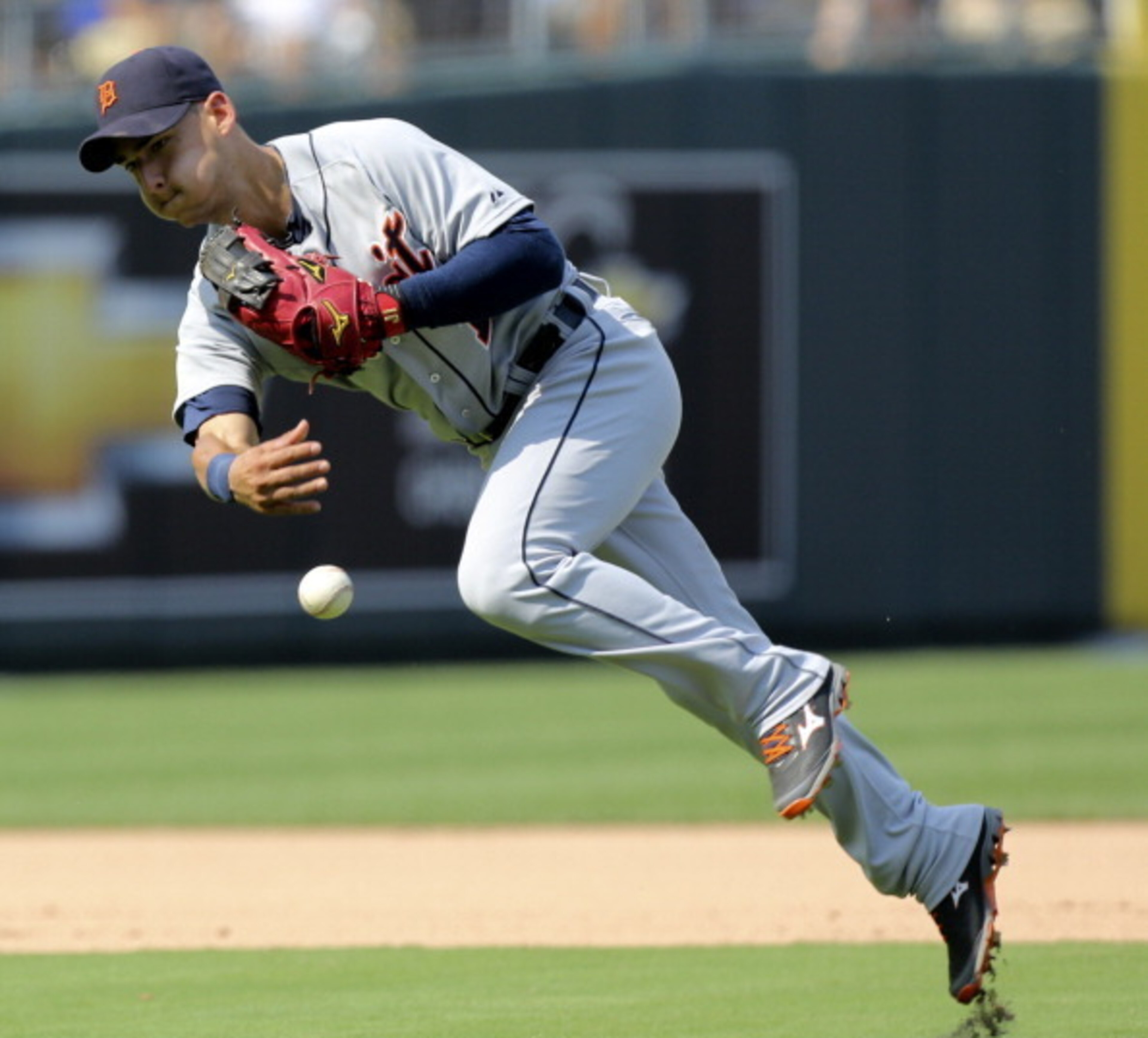Iglesias' defensive play may soon earn him gold glove honors Iglesias' defensive play may soon earn him gold glove honors