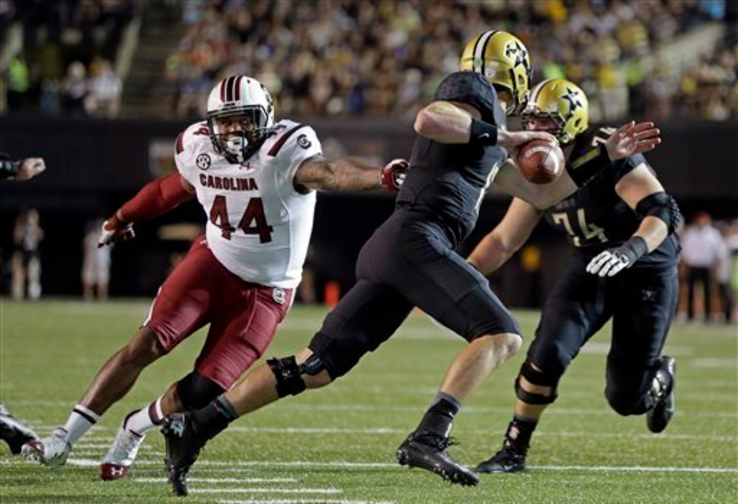 South Carolina DL Gerald Dixon