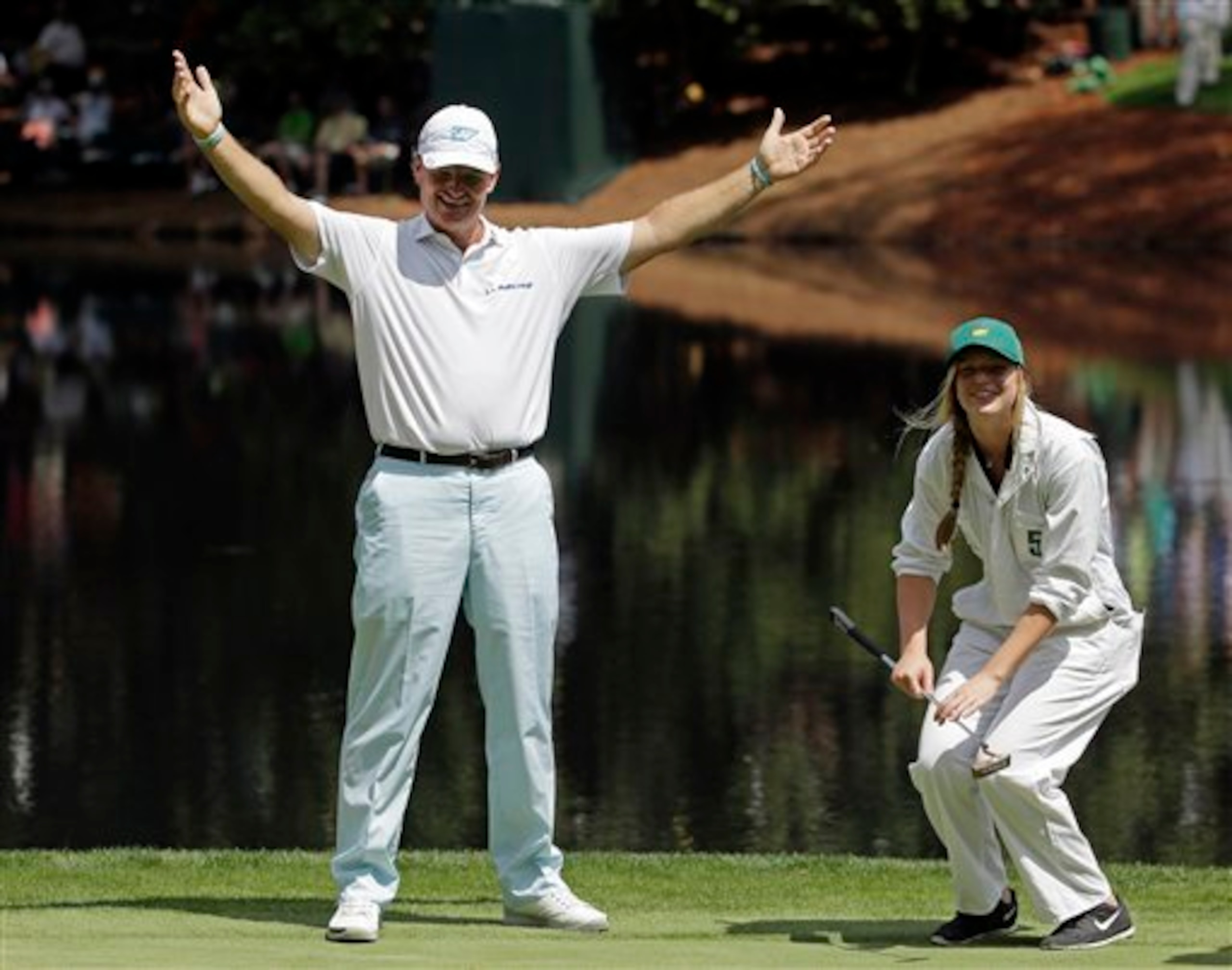 Ernie Els is having lots of fun this week at Augusta, and it shows.