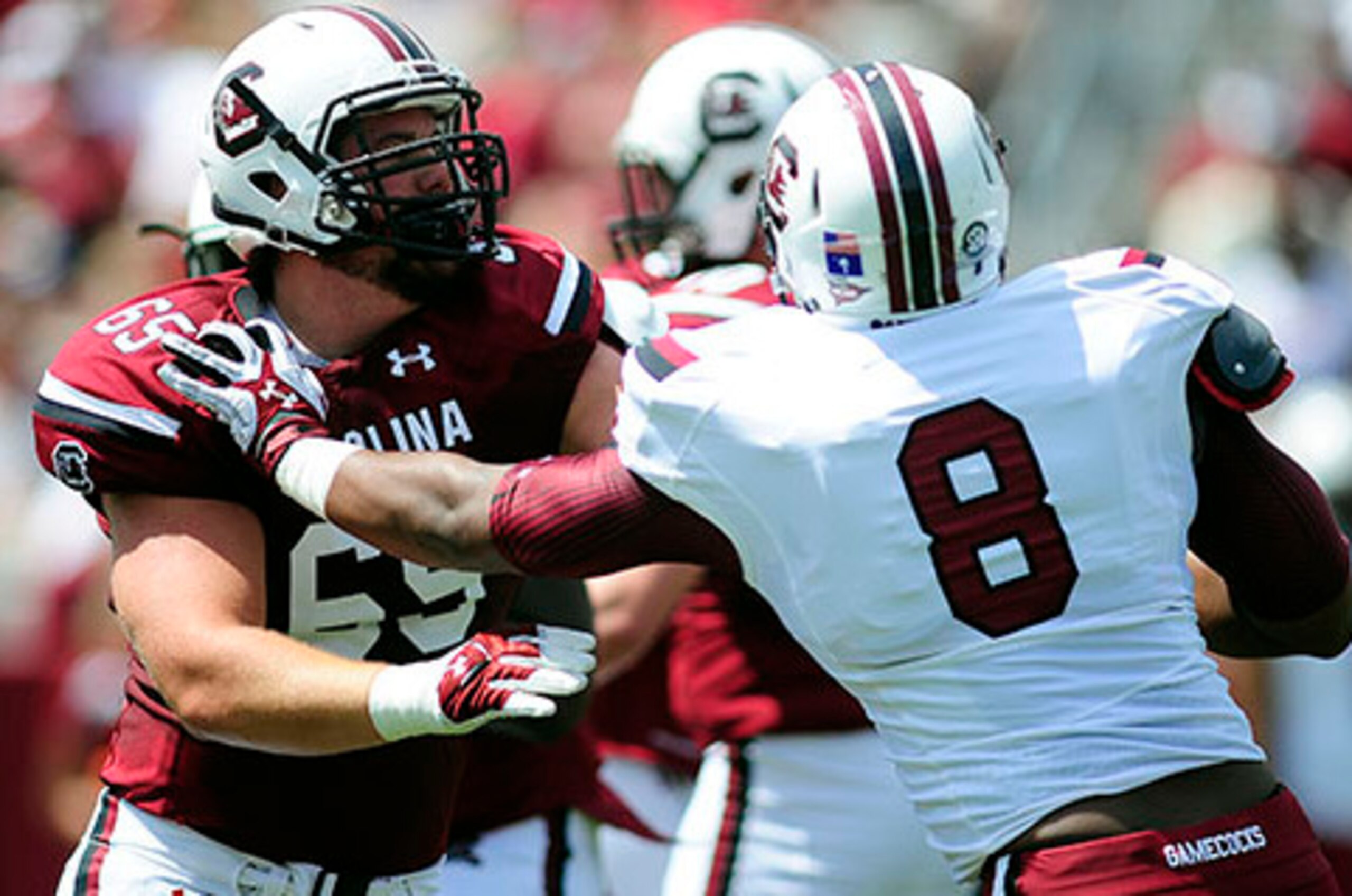 South Carolina DE Marquavius Lewis (8) South Carolina DE Marquavius Lewis (8)