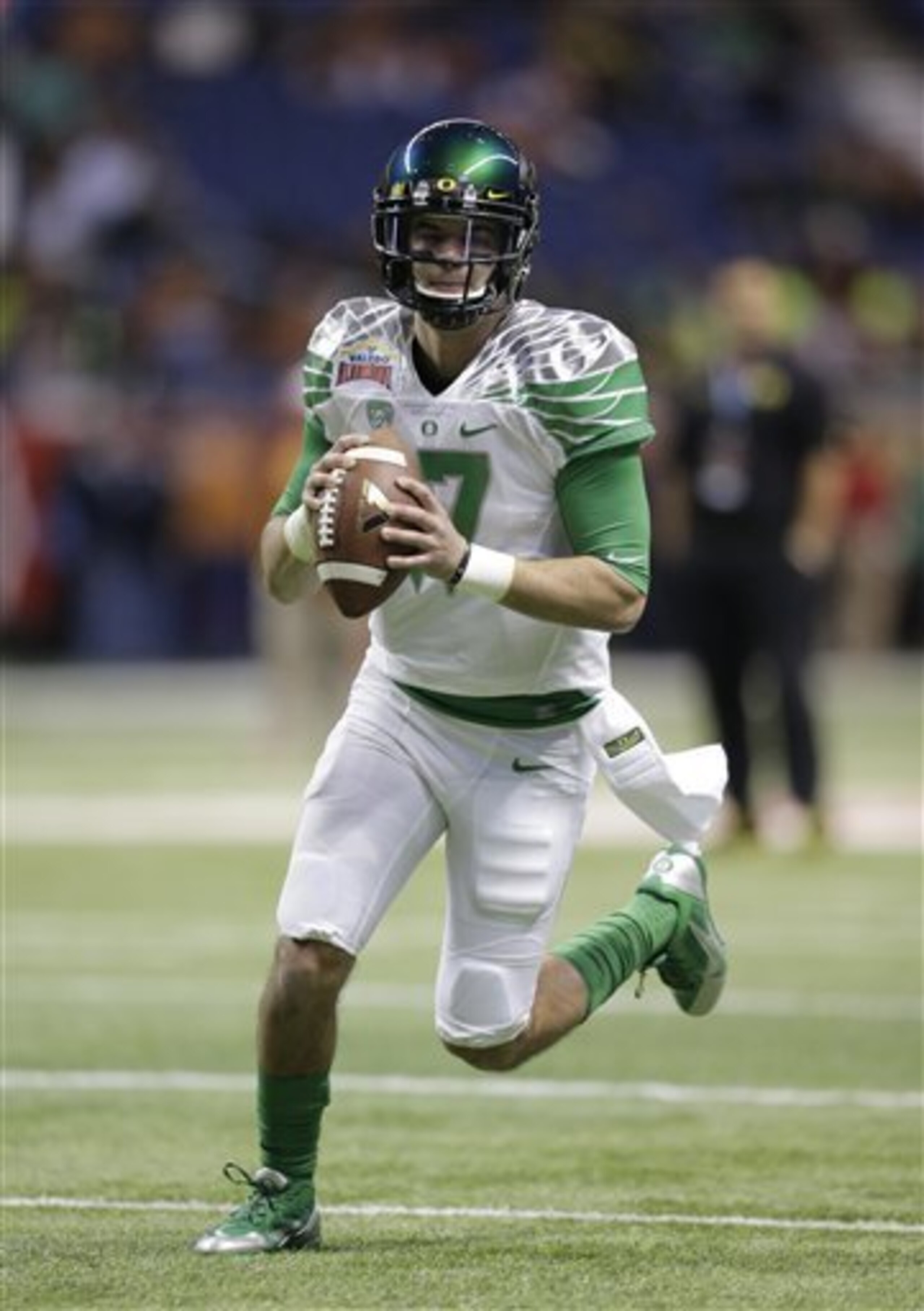 Jeff Lockie took a big step forward in Oregon's quarterback battle this spring. Jeff Lockie took a big step forward in Oregon's quarterback battle this spring.