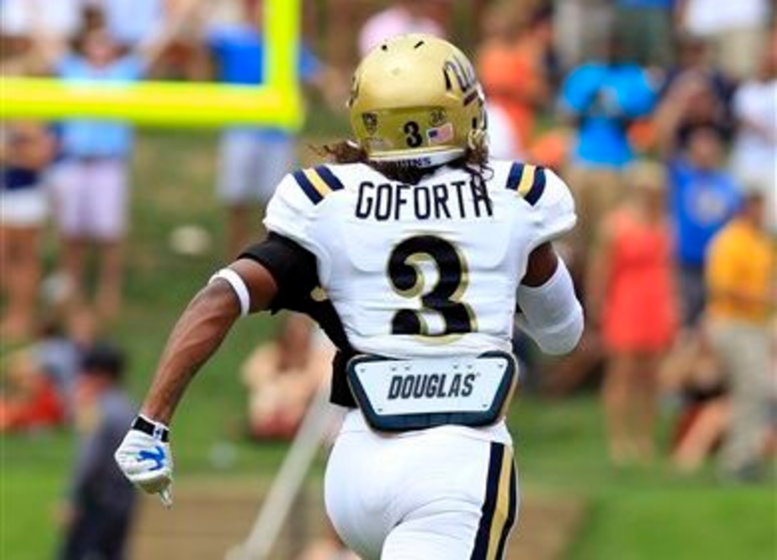 Starting safety Randall Goforth. Starting safety Randall Goforth.