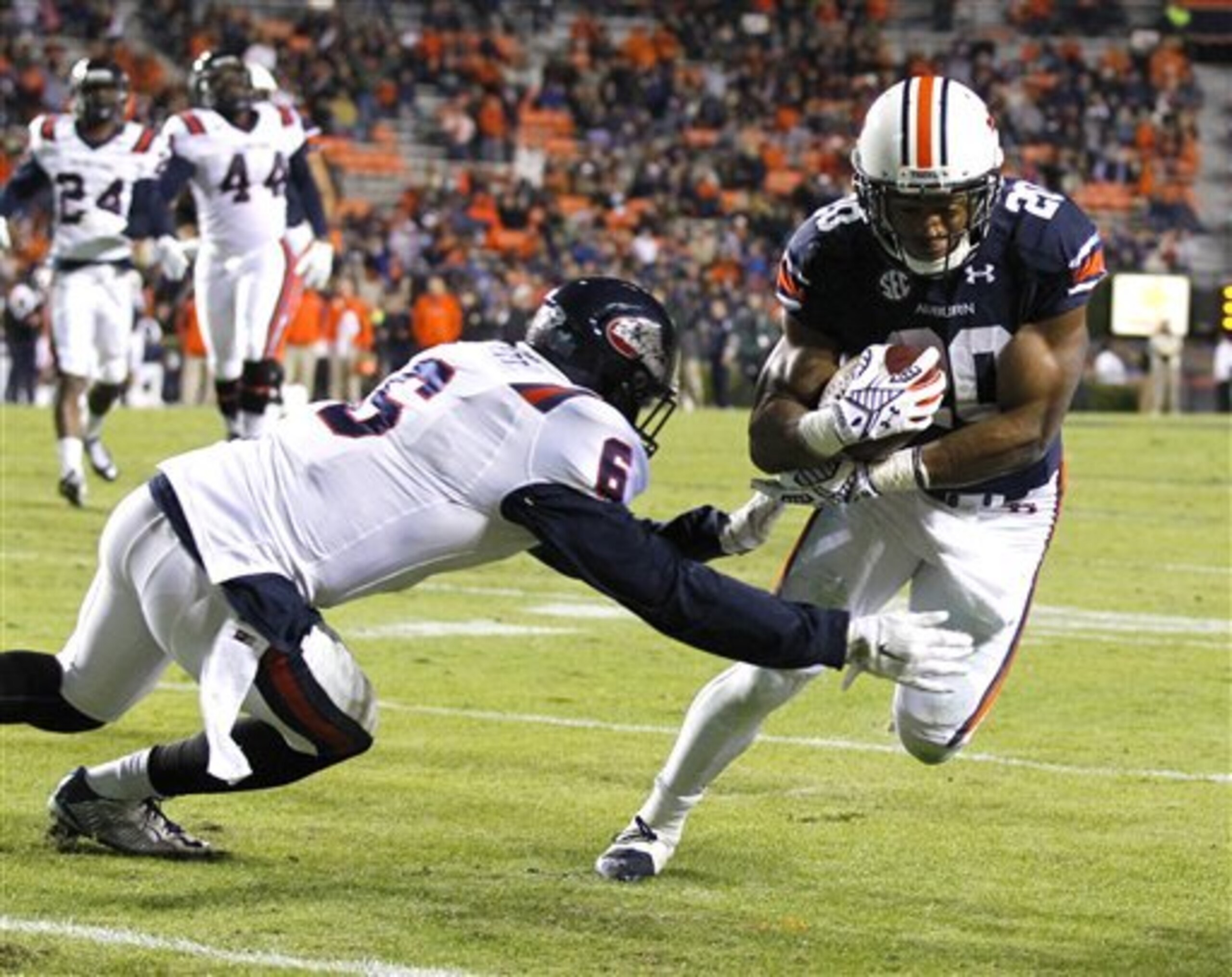Jamerson Blount must replace Samford second-round pick Jaquiski Tartt (left)