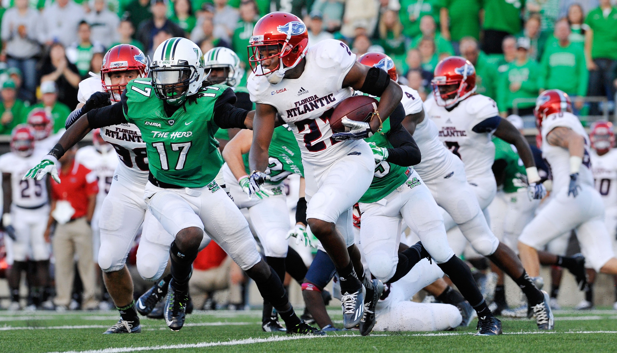 While Florida Atlantic's D'Joun Smith is headed to the NFL, backup Raekwon Williams is expected to replace him with the Owls. While Florida Atlantic's D'Joun Smith is headed to the NFL, backup Raekwon Williams is expected to replace him with the Owls.