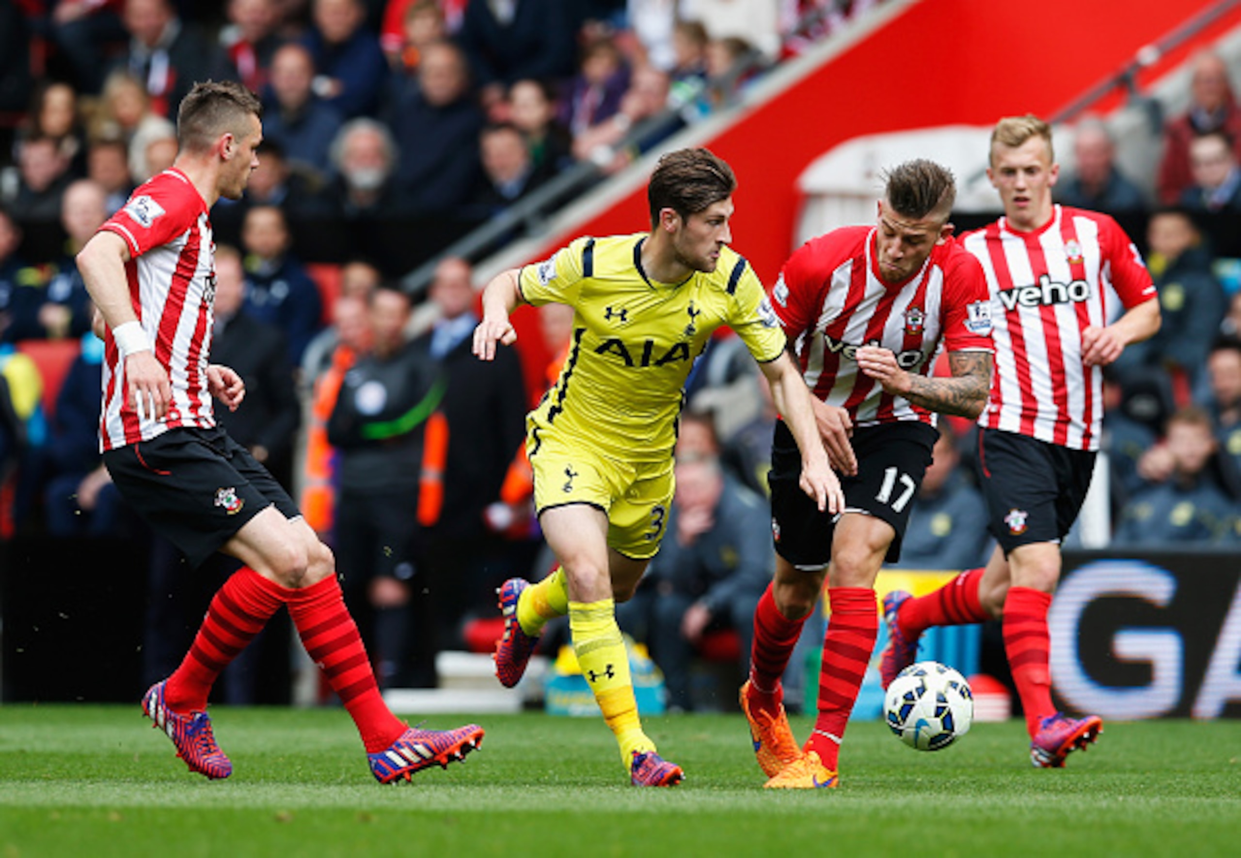 Ben Davies endured a miserable afternoon away at Southampton.