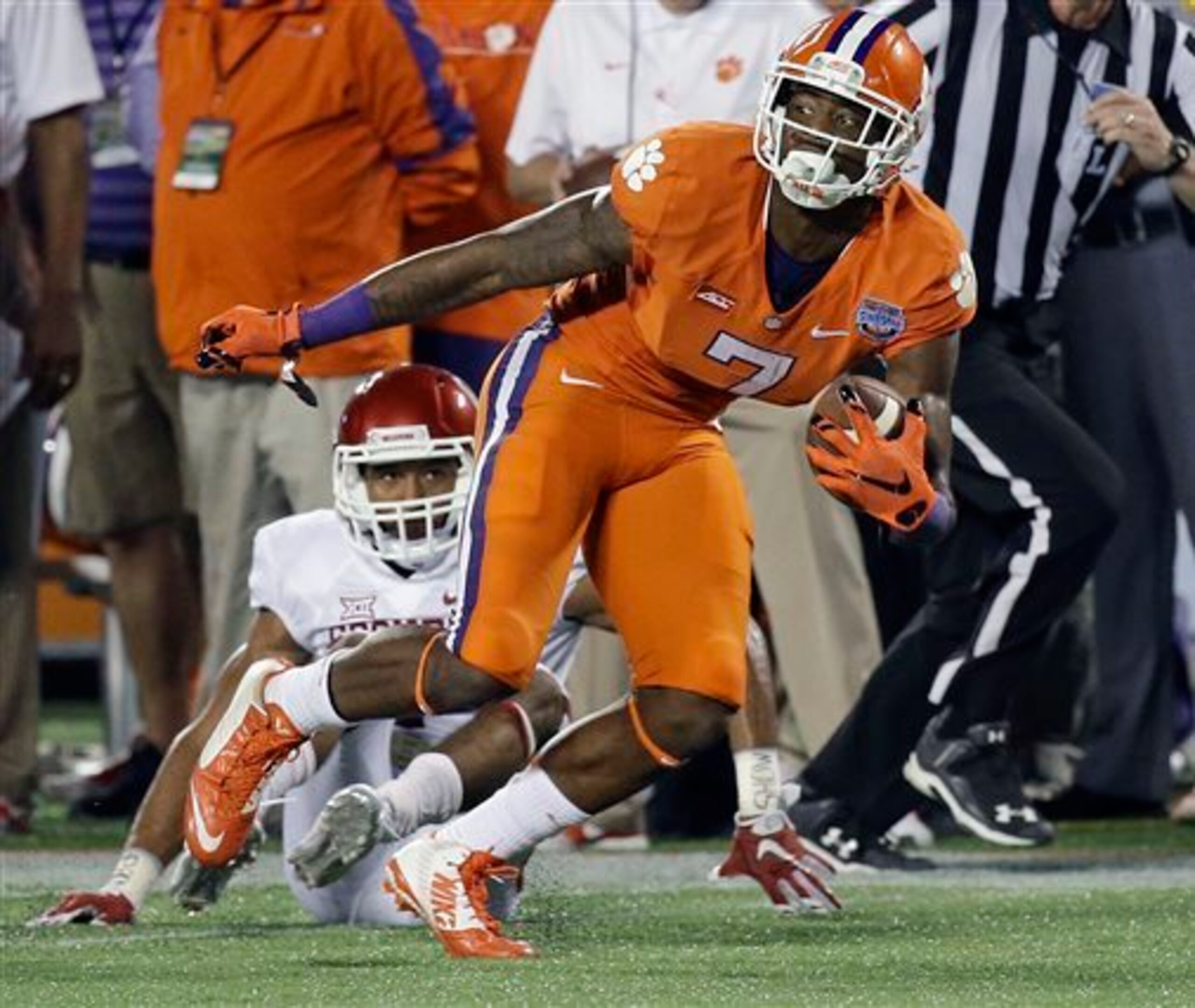 Mike Williams should be one of college football's top receivers this fall.
