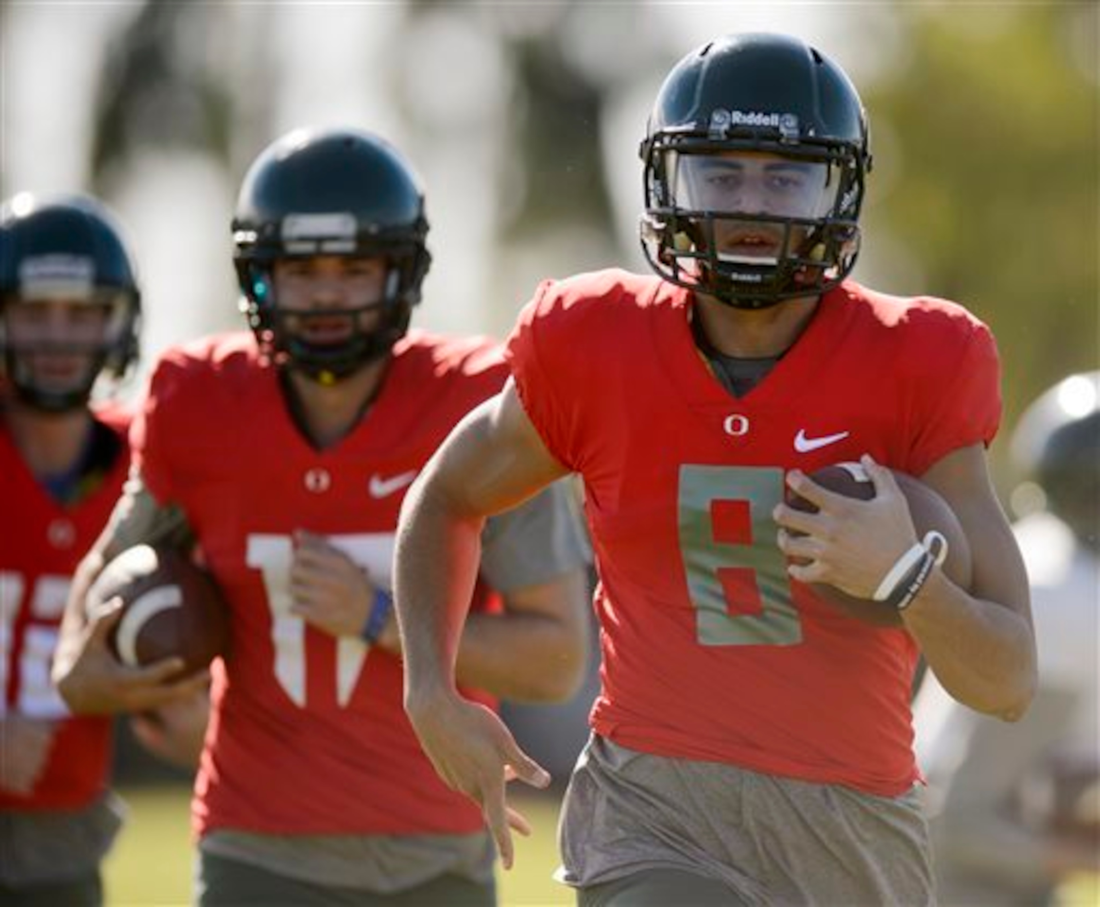 Jeff Lockie hopes to emerge from Marcus Mariota's shadow this fall.