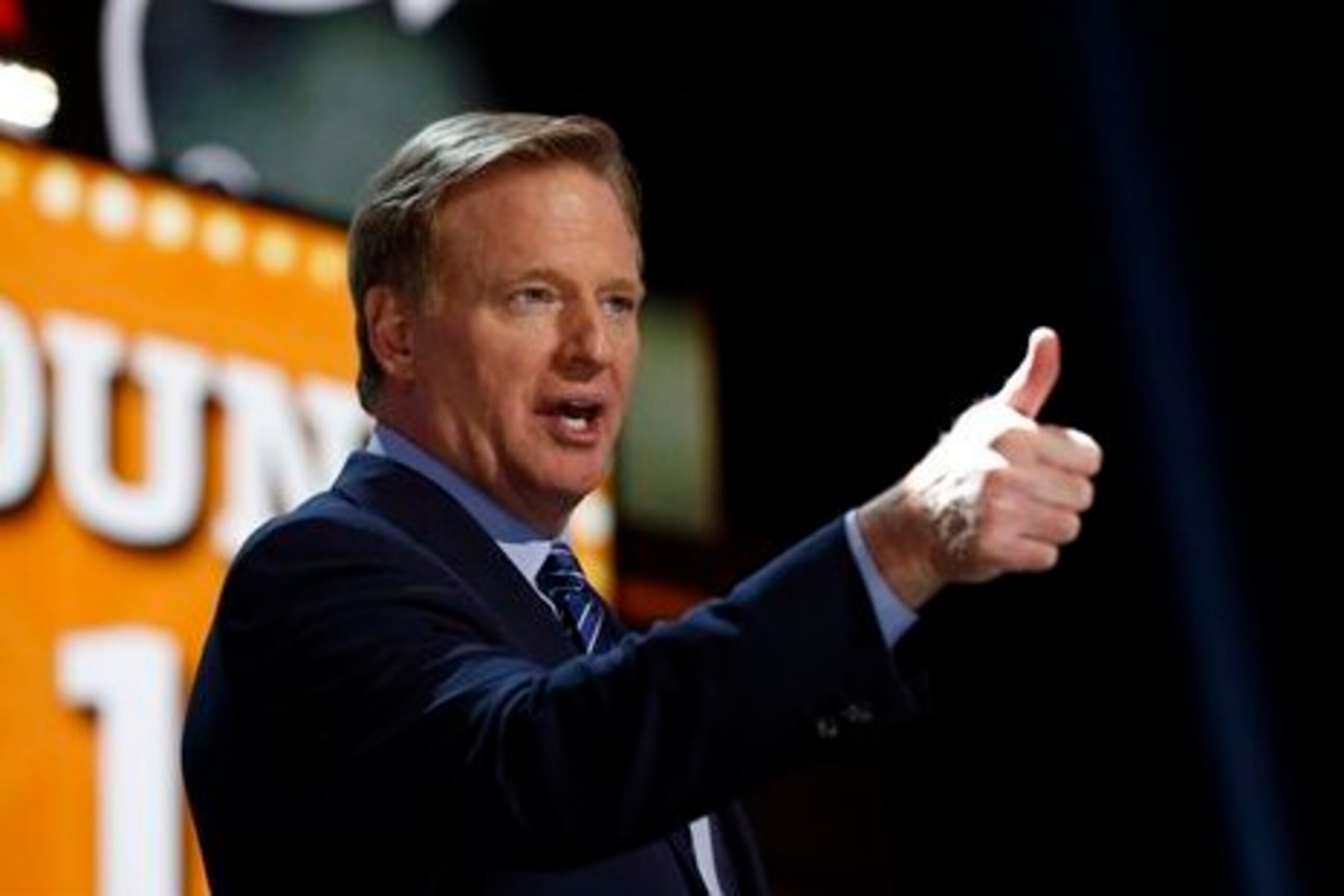 NFL commish Roger Goodell gives the Giants his seal of approval.